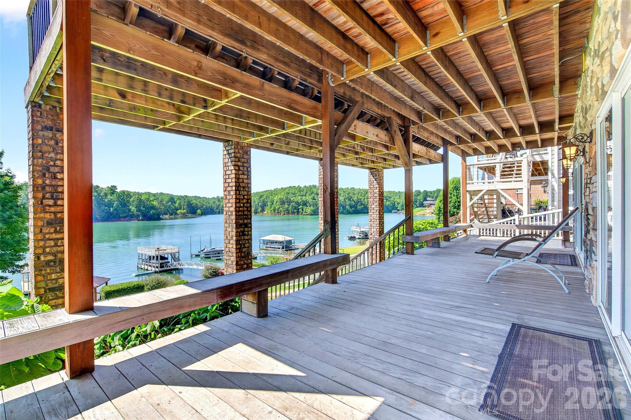 831 Lake Club Drive — Nebo