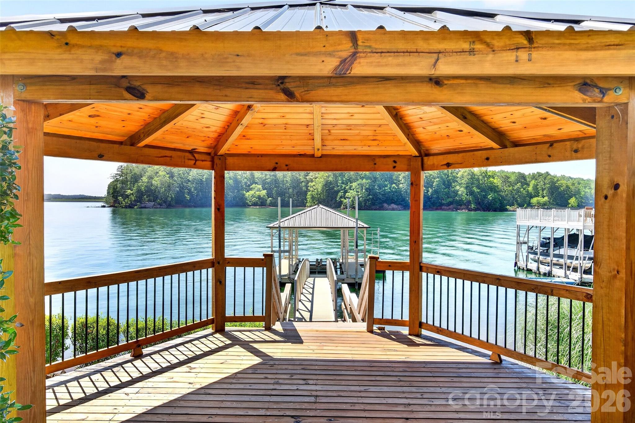 831 Lake Club Drive — Nebo