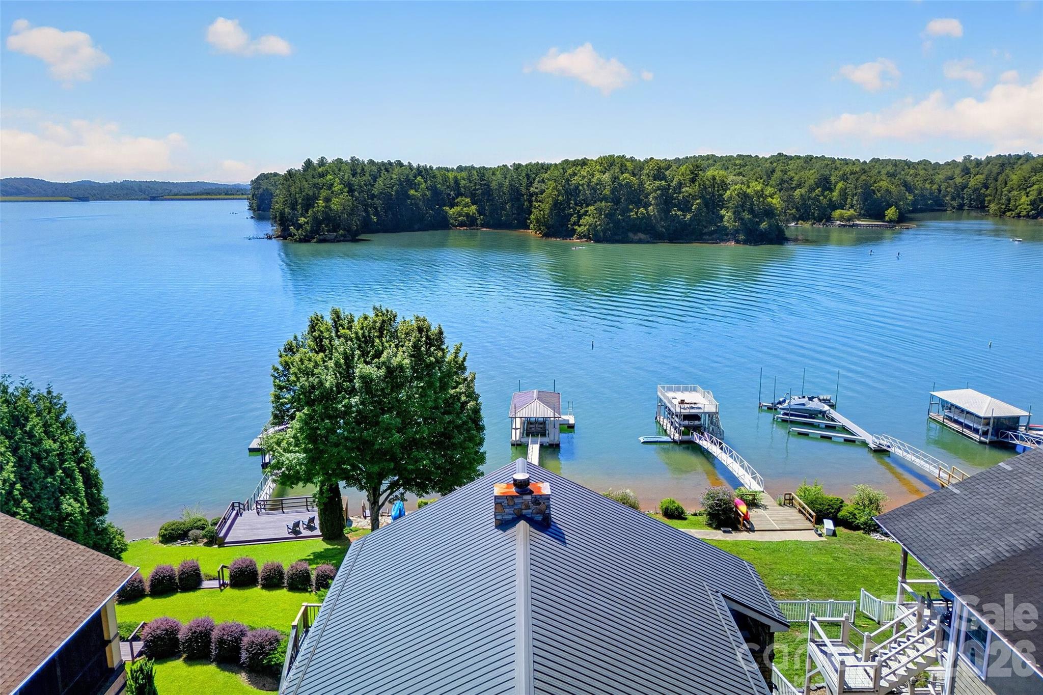 831 Lake Club Drive — Nebo