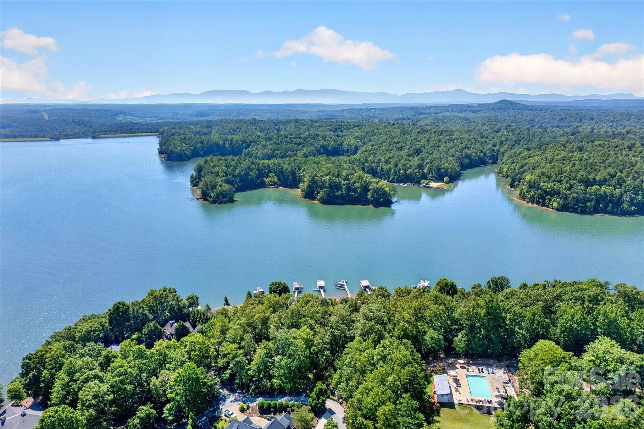 831 Lake Club Drive — Nebo
