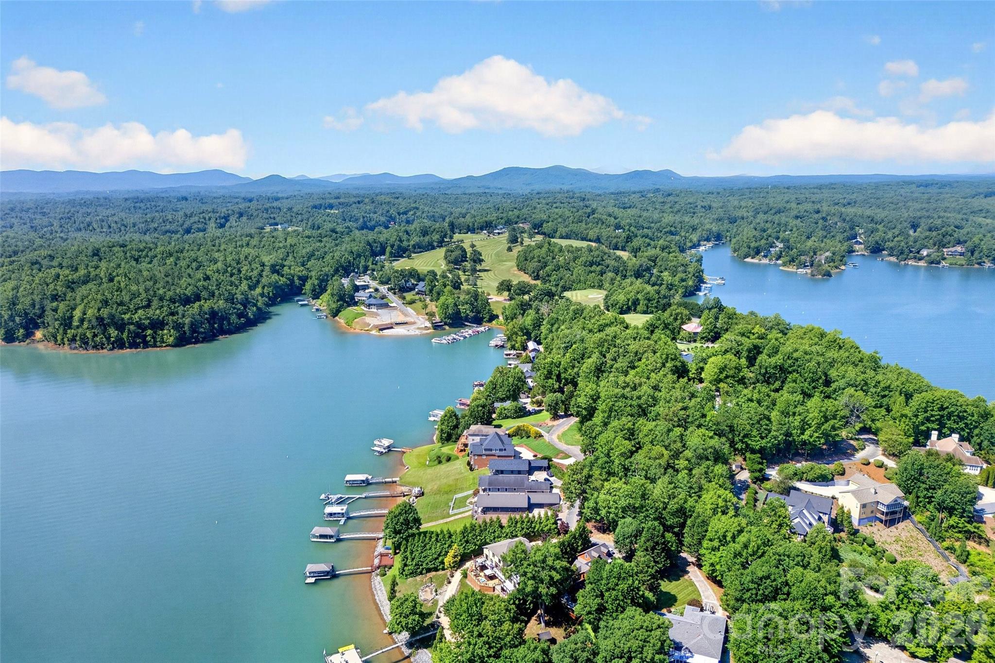 831 Lake Club Drive — Nebo