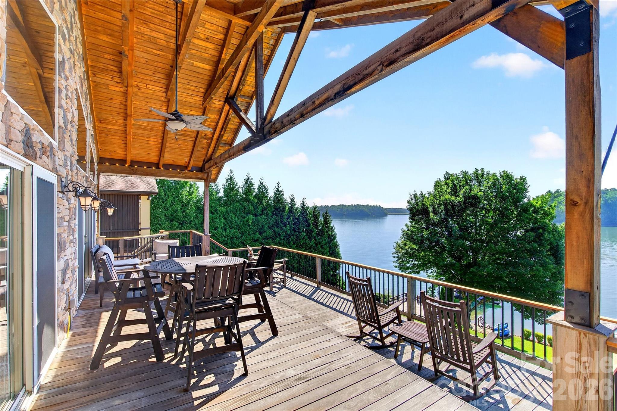 831 Lake Club Drive — Nebo