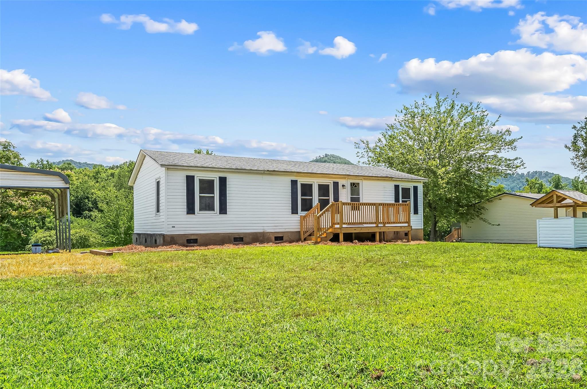 7439 US 64 Highway — Morganton