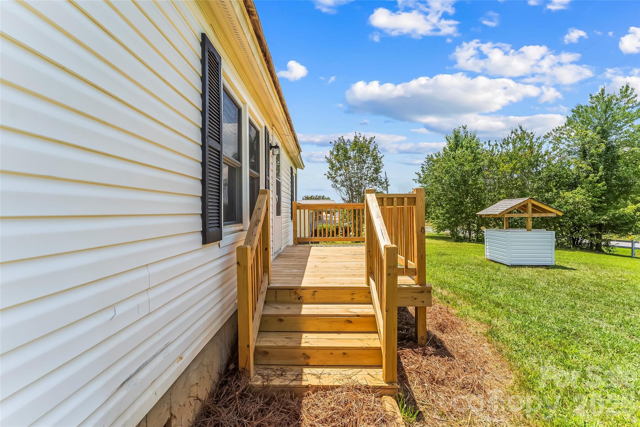 7439 US 64 Highway — Morganton