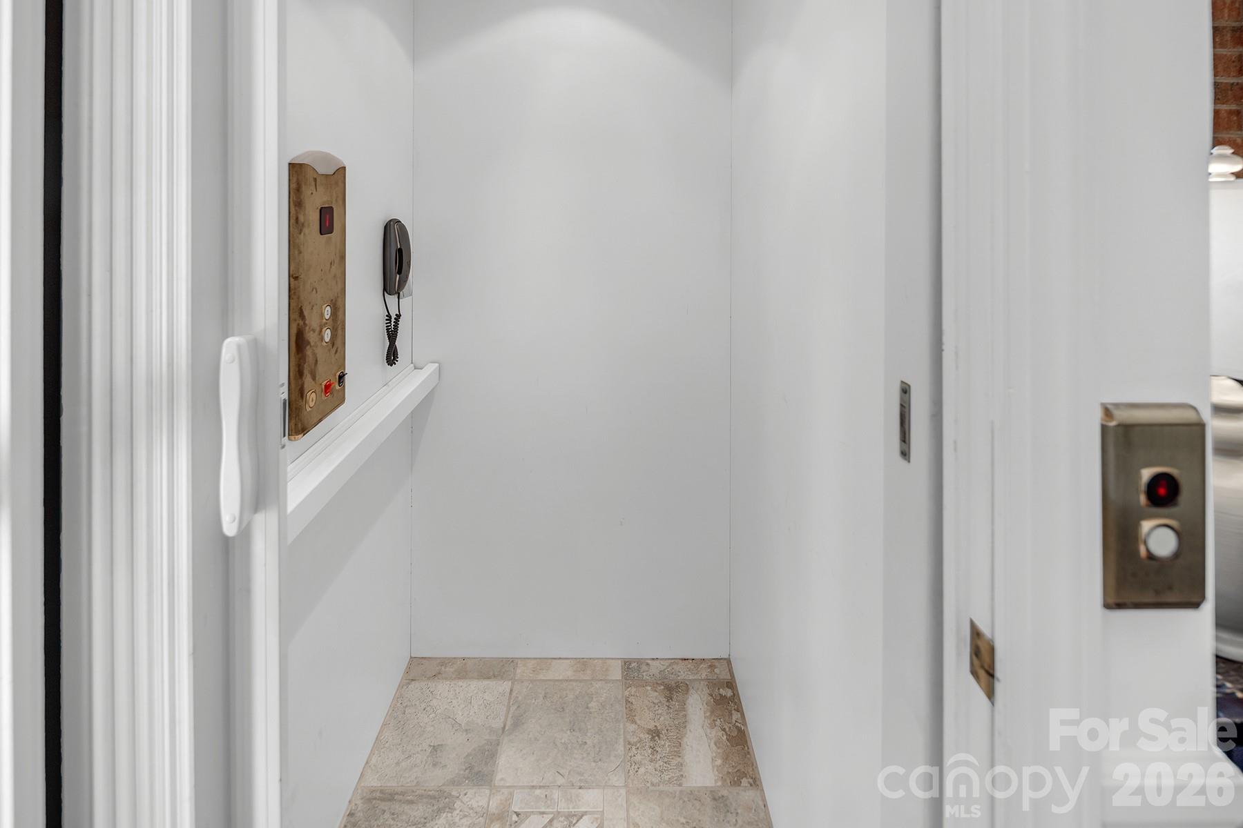 7318 Easen Court — Charlotte
