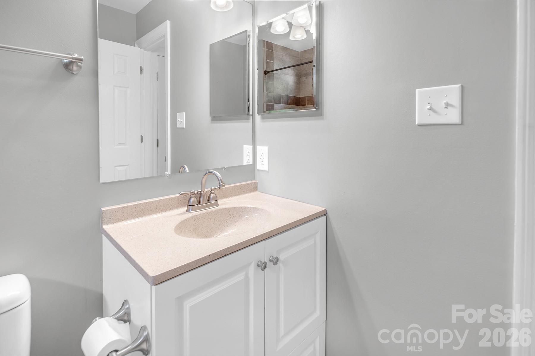7318 Easen Court — Charlotte