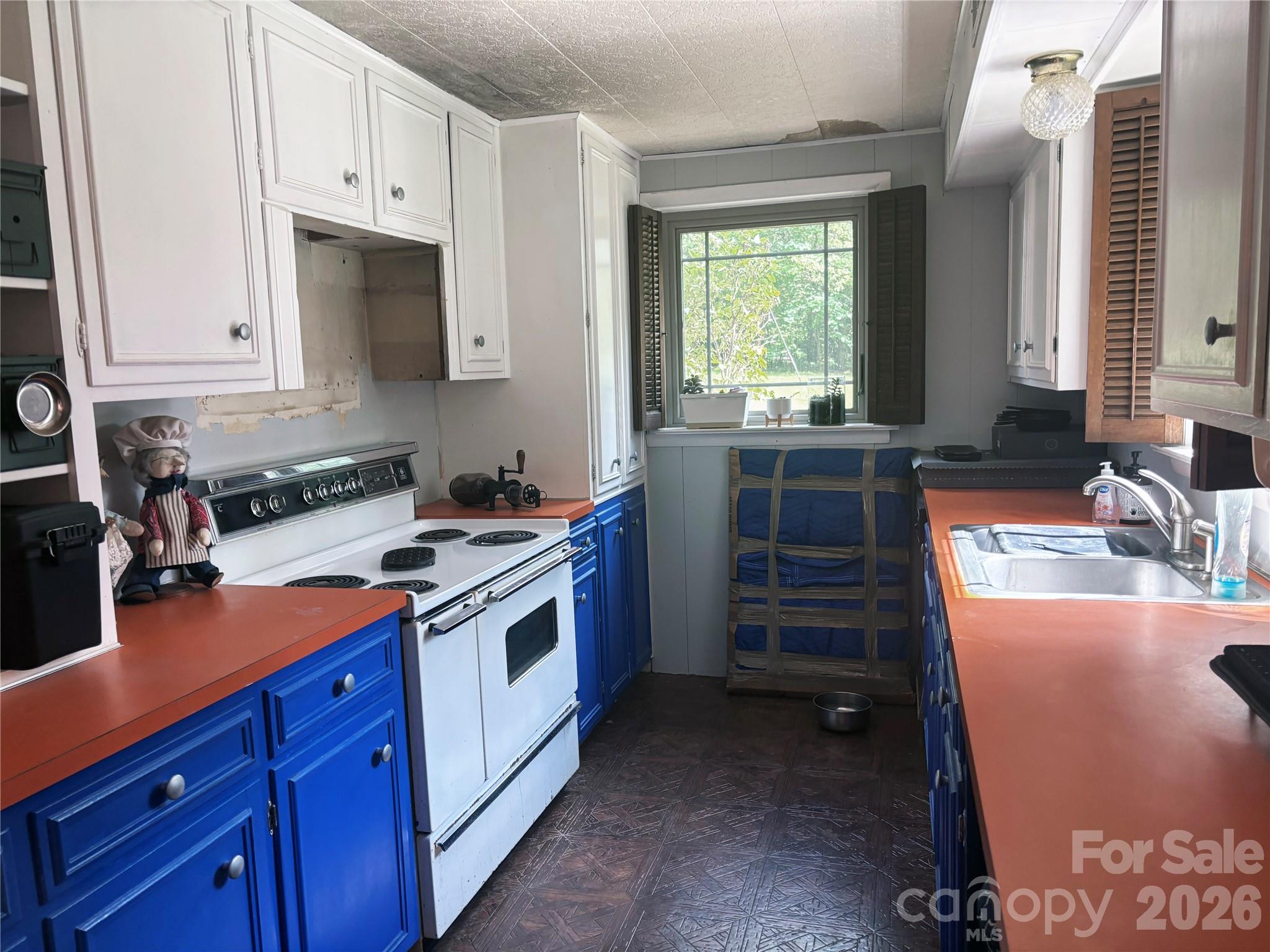 467 Forest Lake Road — Forest City