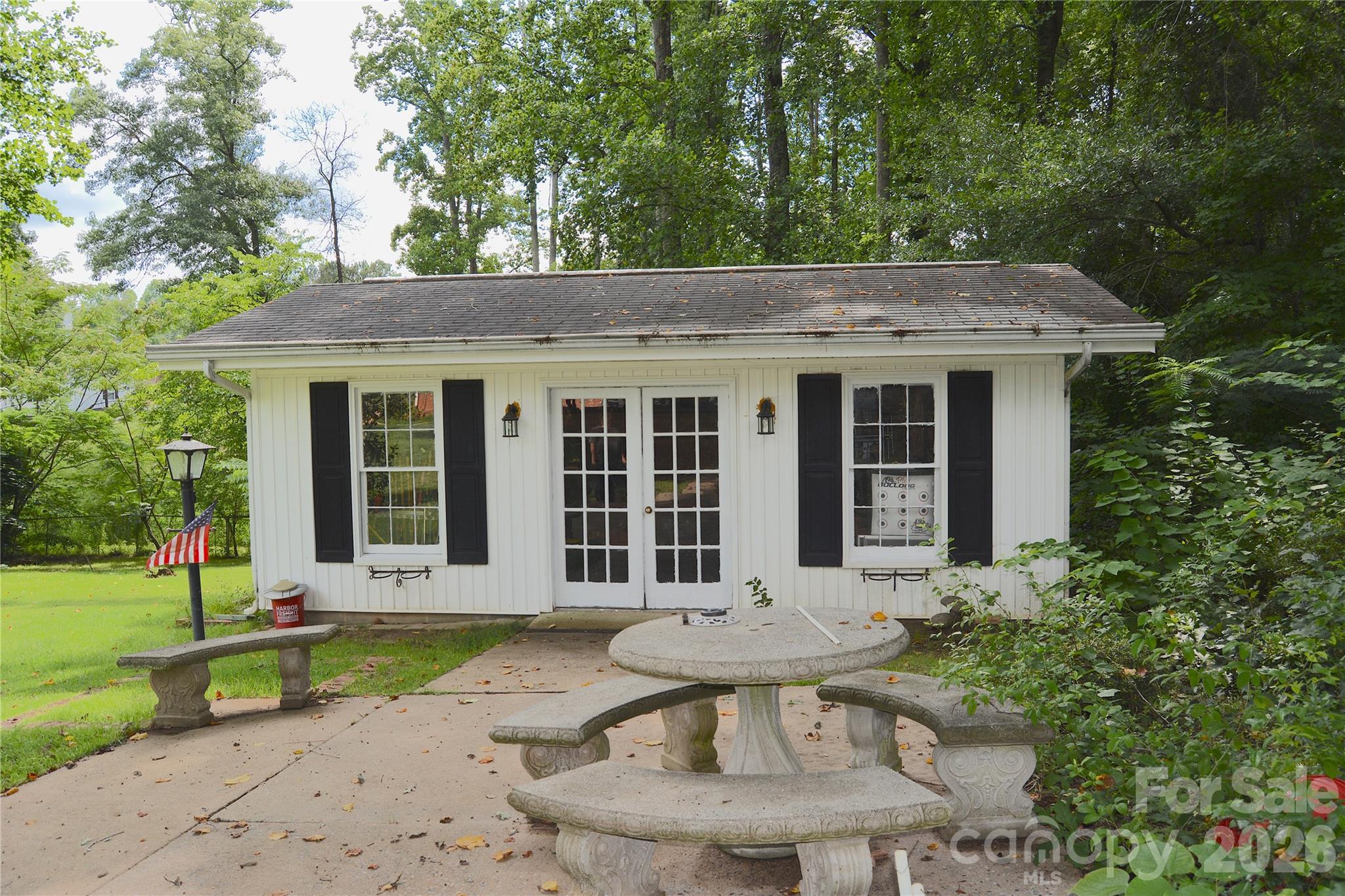 467 Forest Lake Road — Forest City