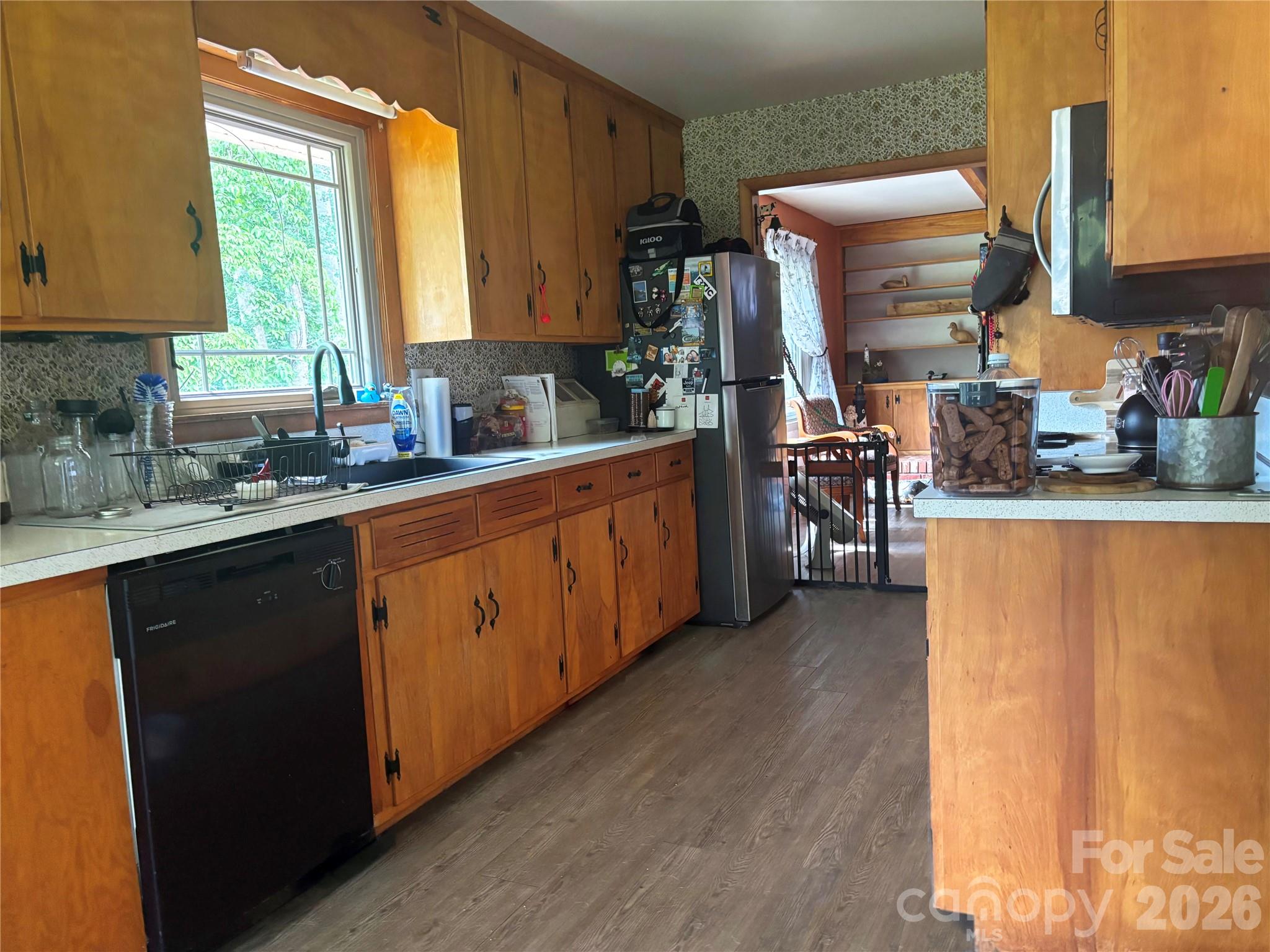 467 Forest Lake Road — Forest City