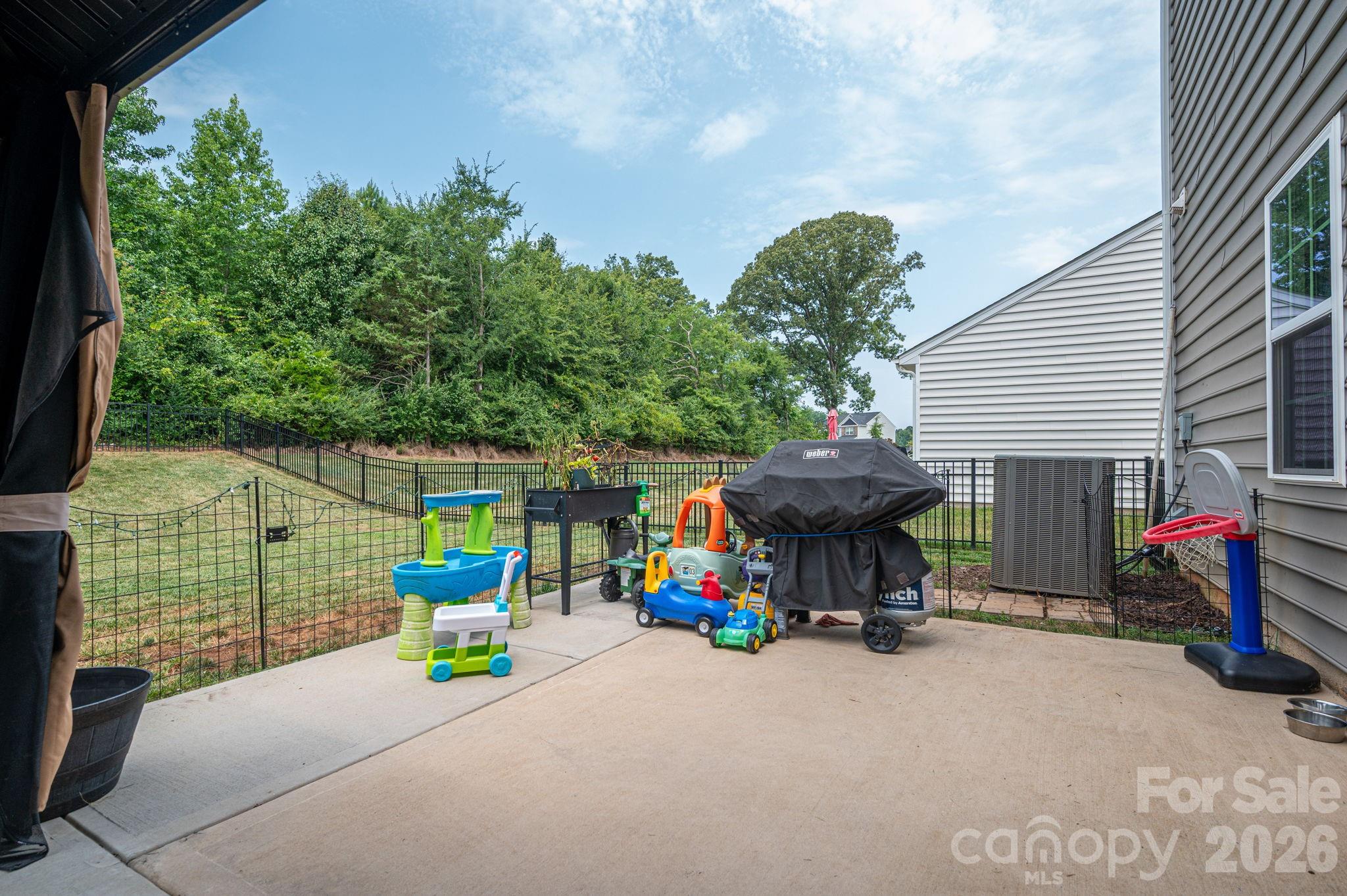 2643 Swamp Chestnut Oak Drive — Gastonia