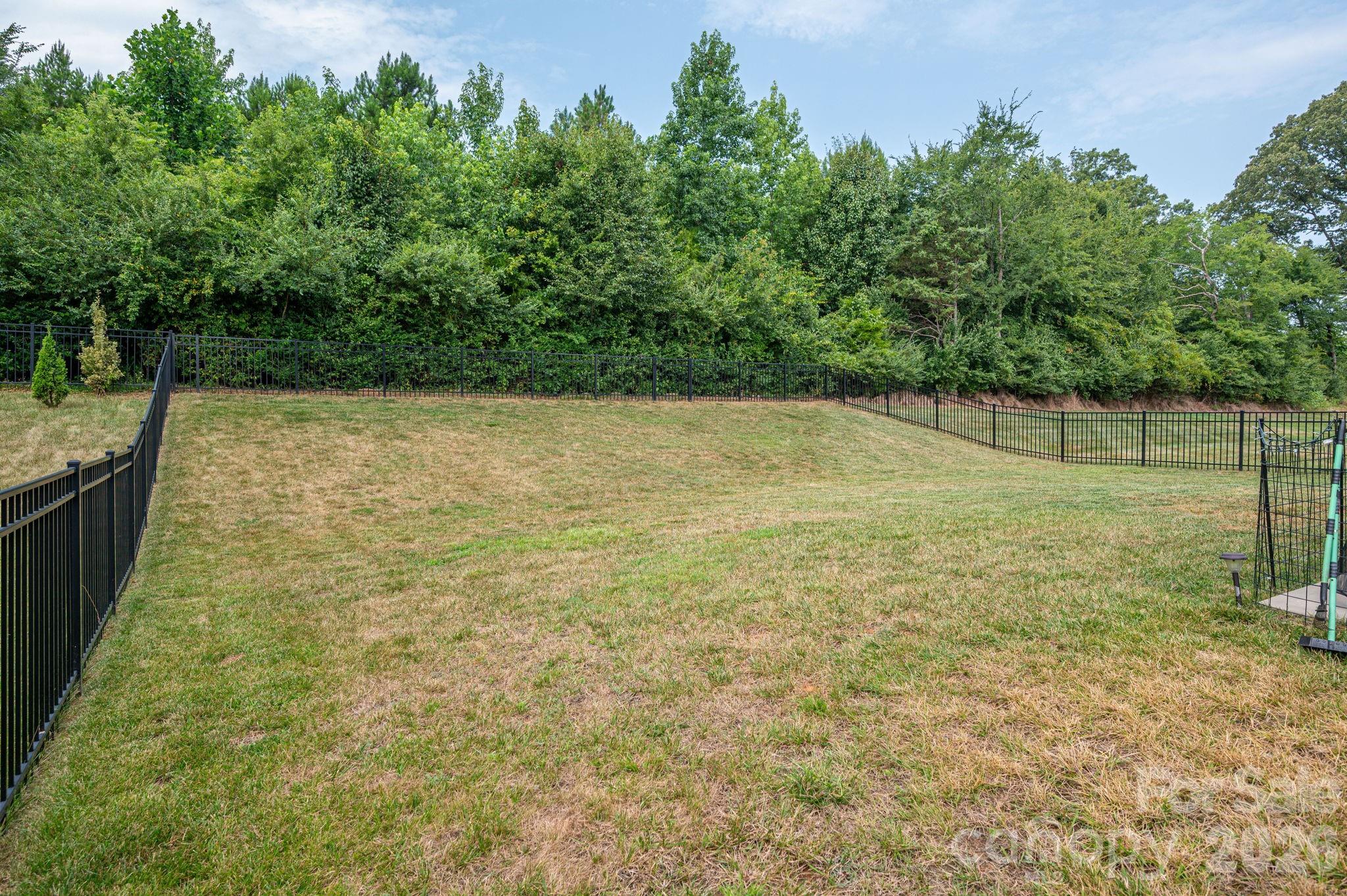 2643 Swamp Chestnut Oak Drive — Gastonia