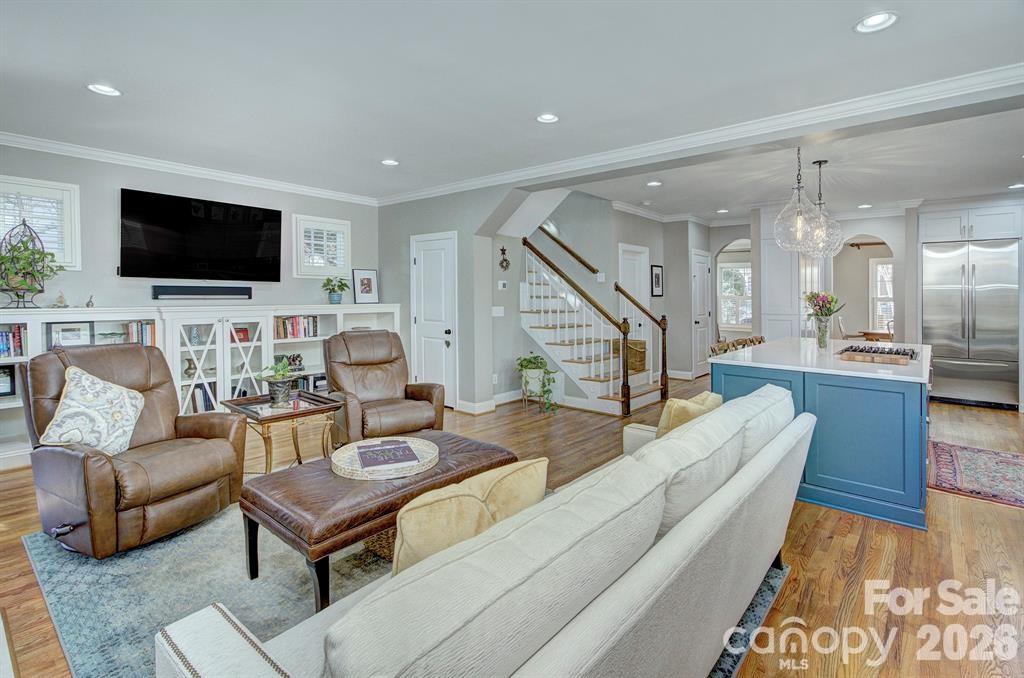 1825 Lombardy Circle — Charlotte