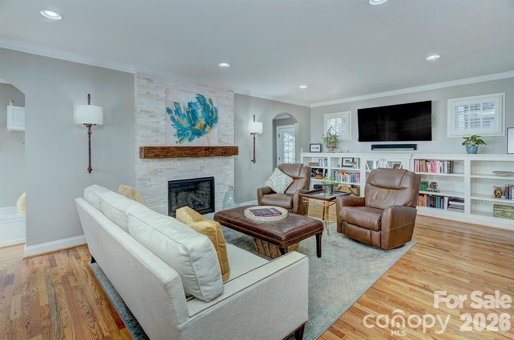 1825 Lombardy Circle — Charlotte