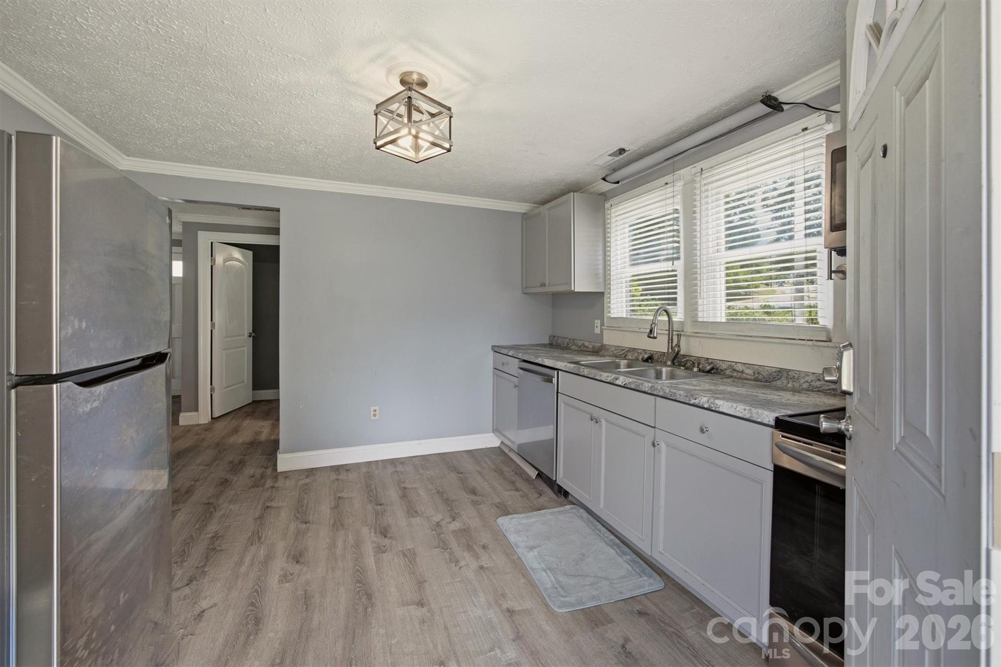 43 N Highland Avenue — Granite Falls