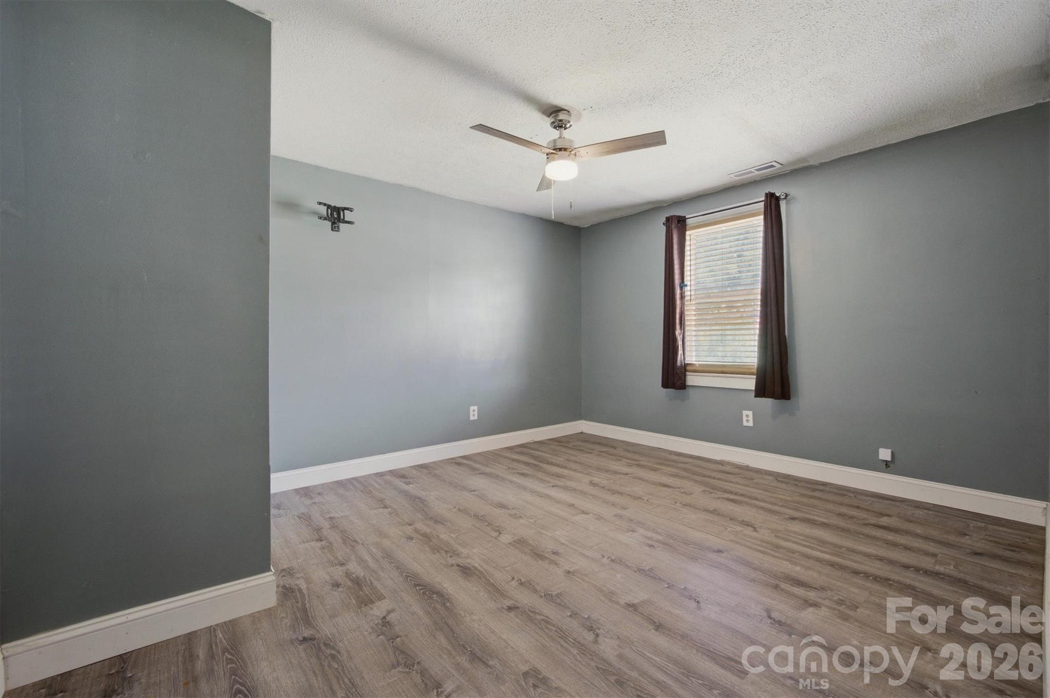 43 N Highland Avenue — Granite Falls