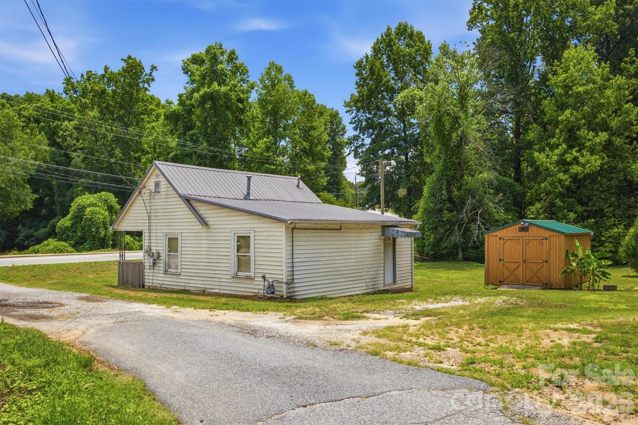 43 N Highland Avenue — Granite Falls