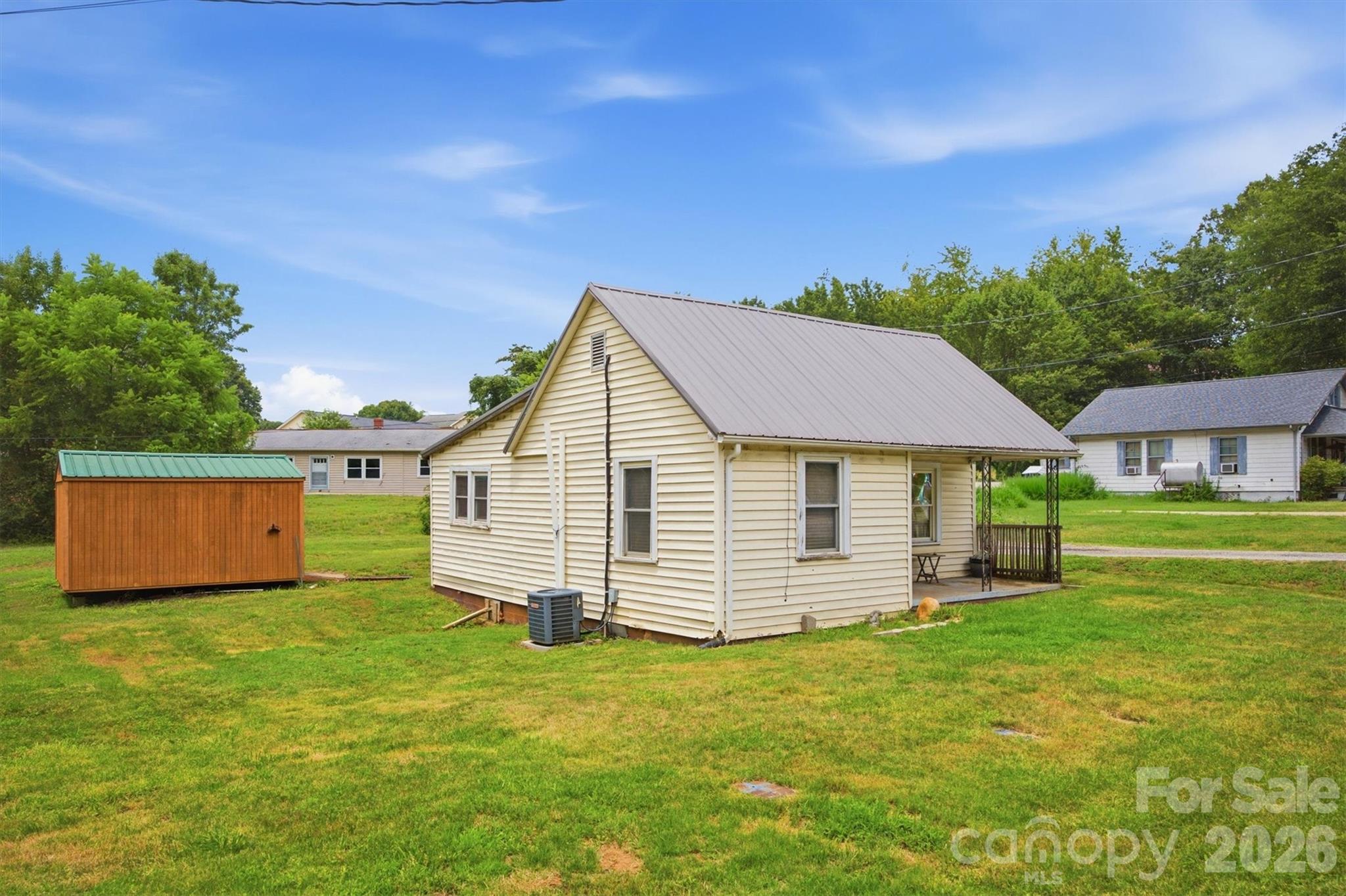 43 N Highland Avenue — Granite Falls
