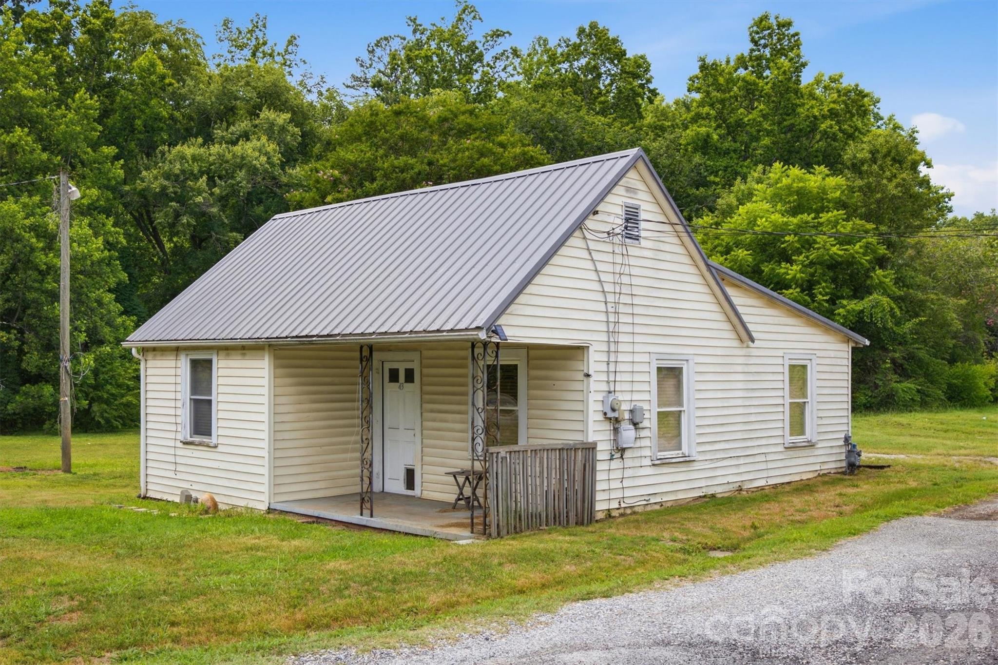 43 N Highland Avenue — Granite Falls