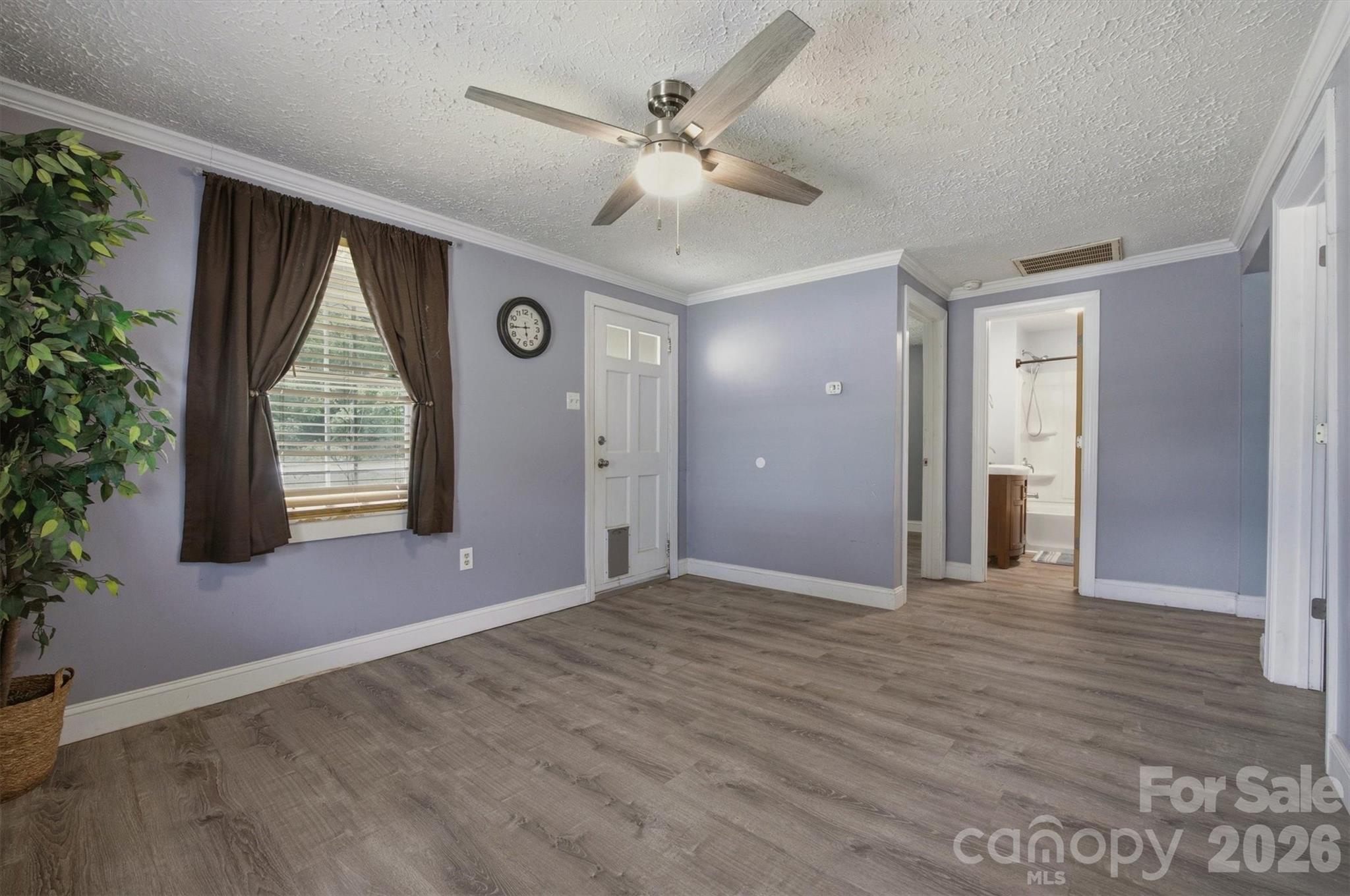 43 N Highland Avenue — Granite Falls