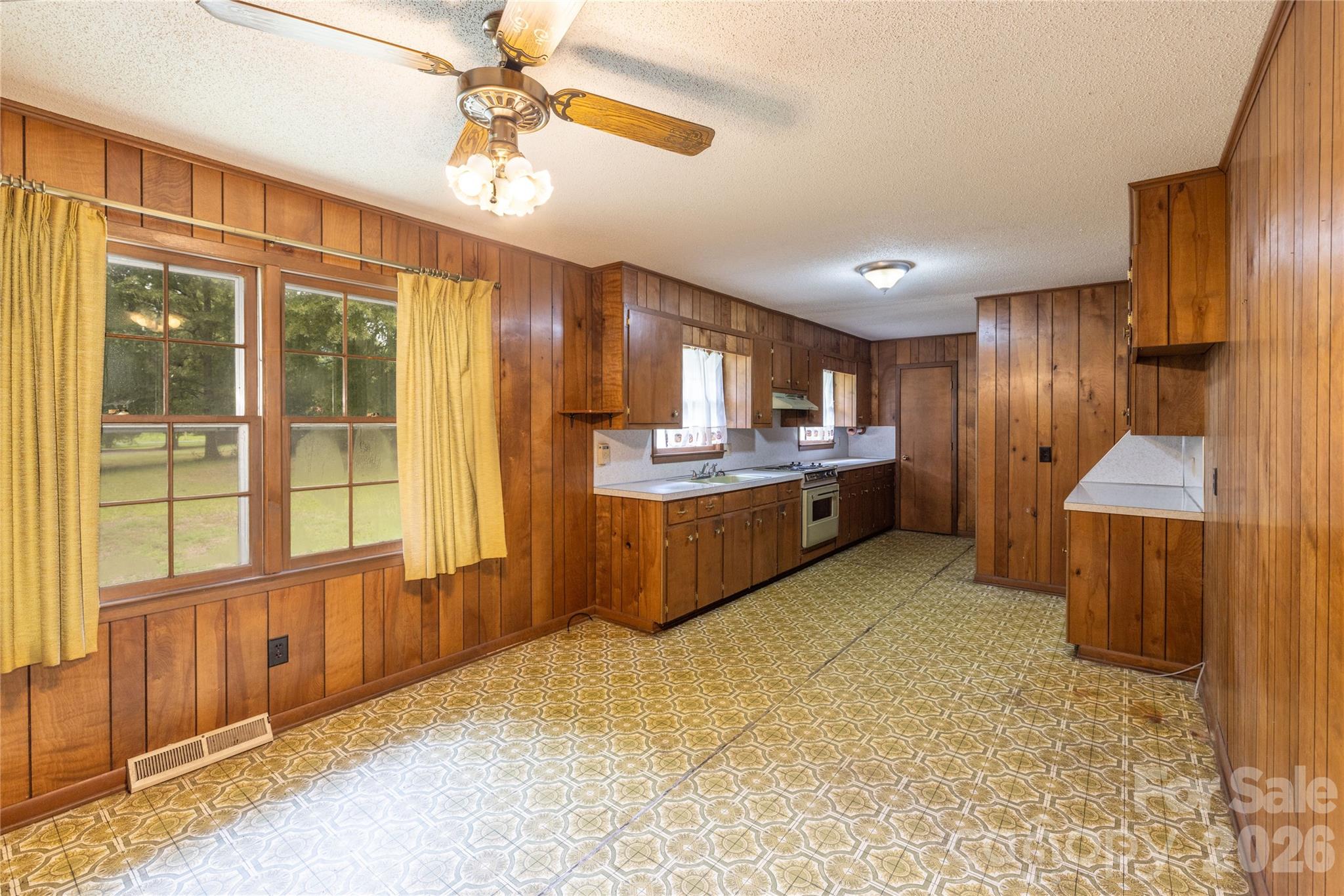 2209 Woodhurst Lane — Albemarle