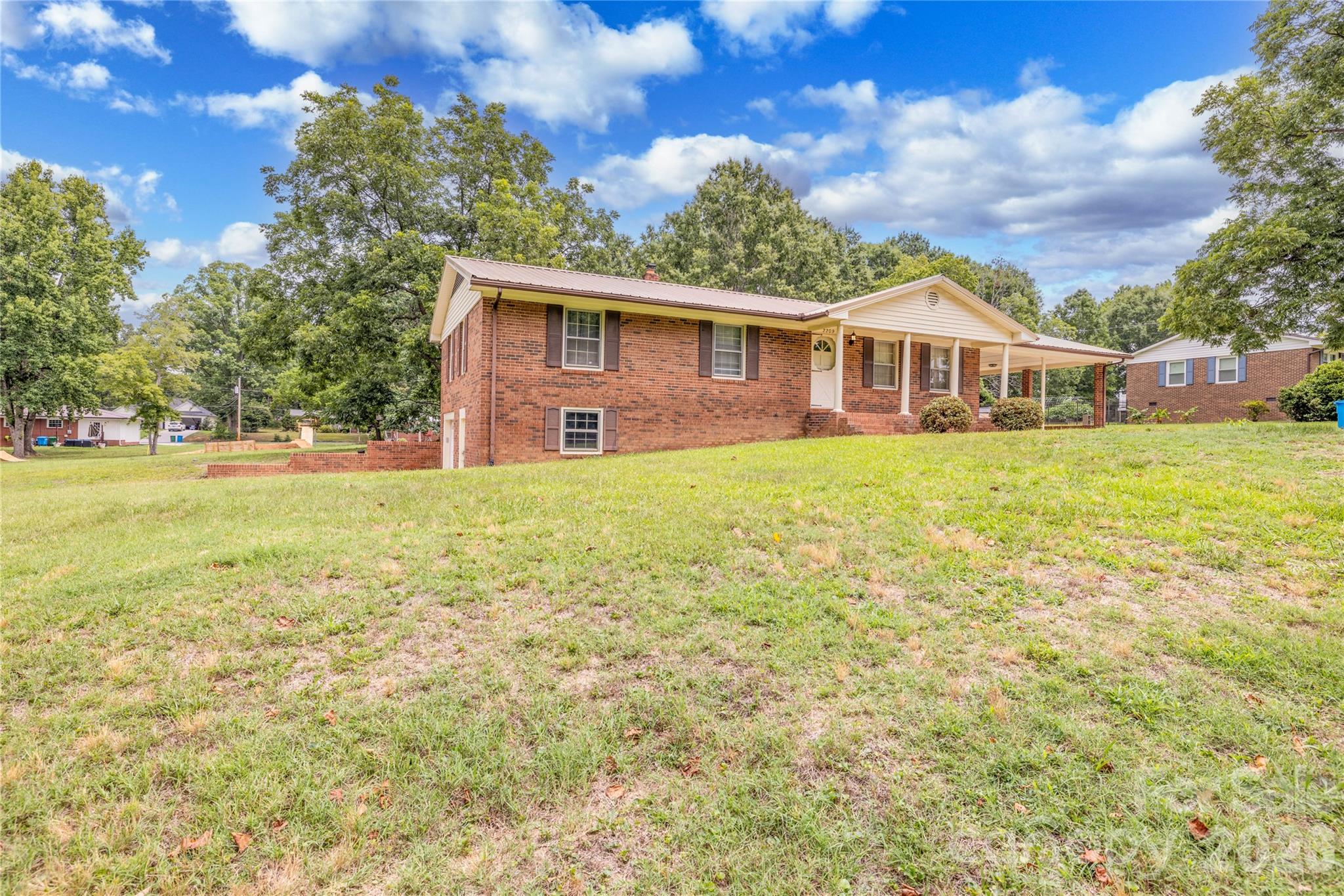 2209 Woodhurst Lane — Albemarle