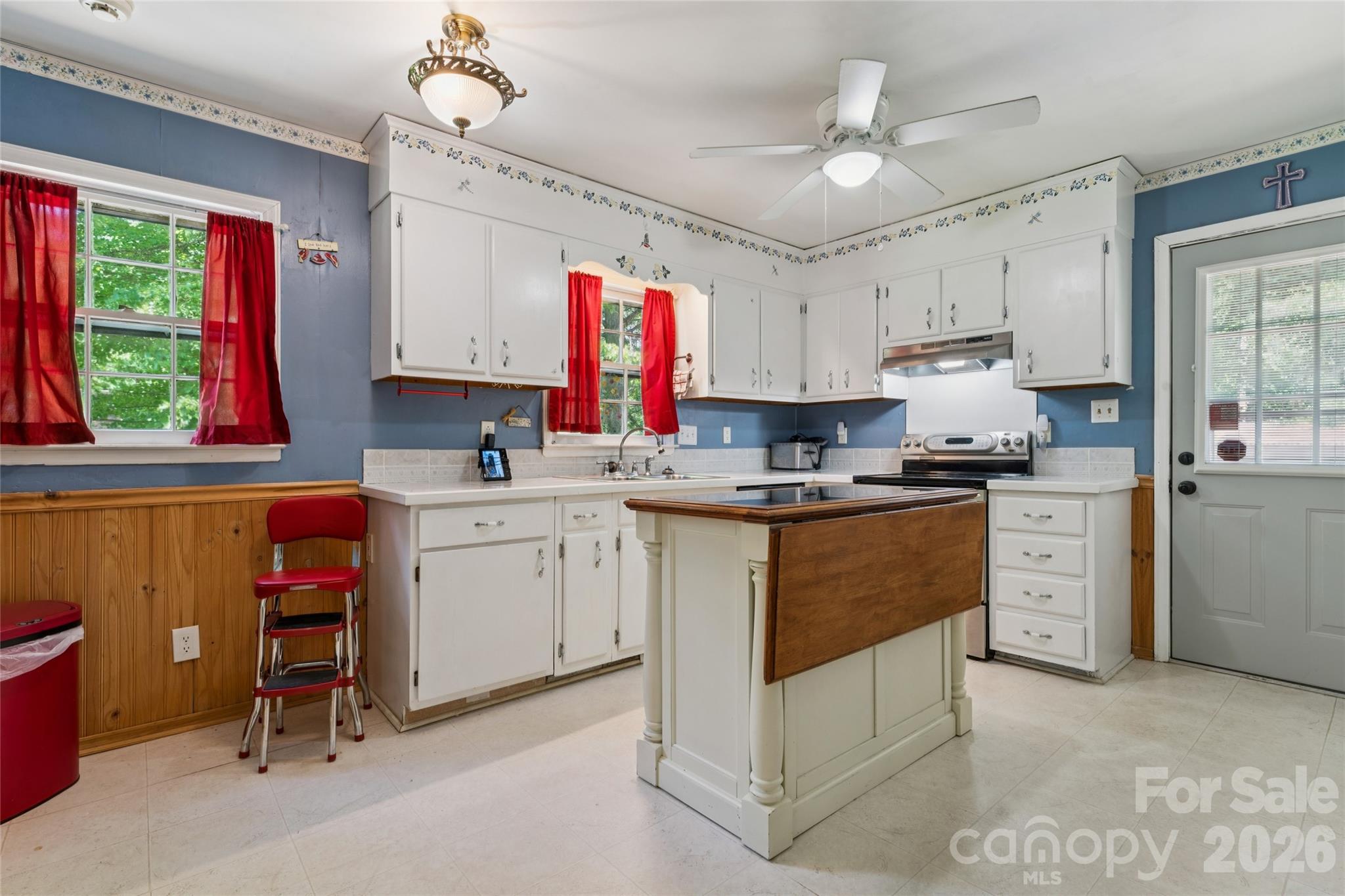 10219 Mountain Apple Drive — Mint Hill