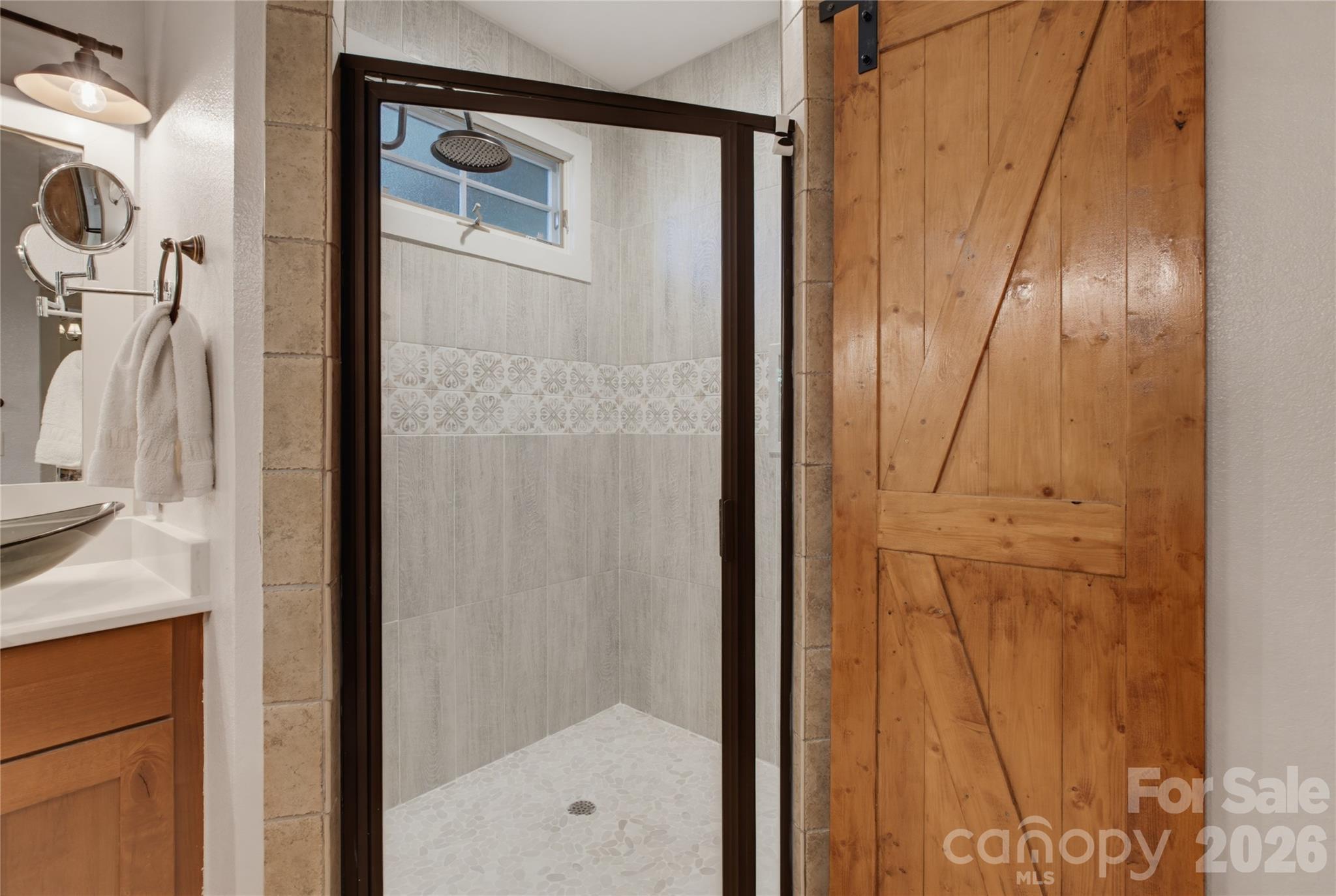 325 Hedgewood Drive — Tuckasegee
