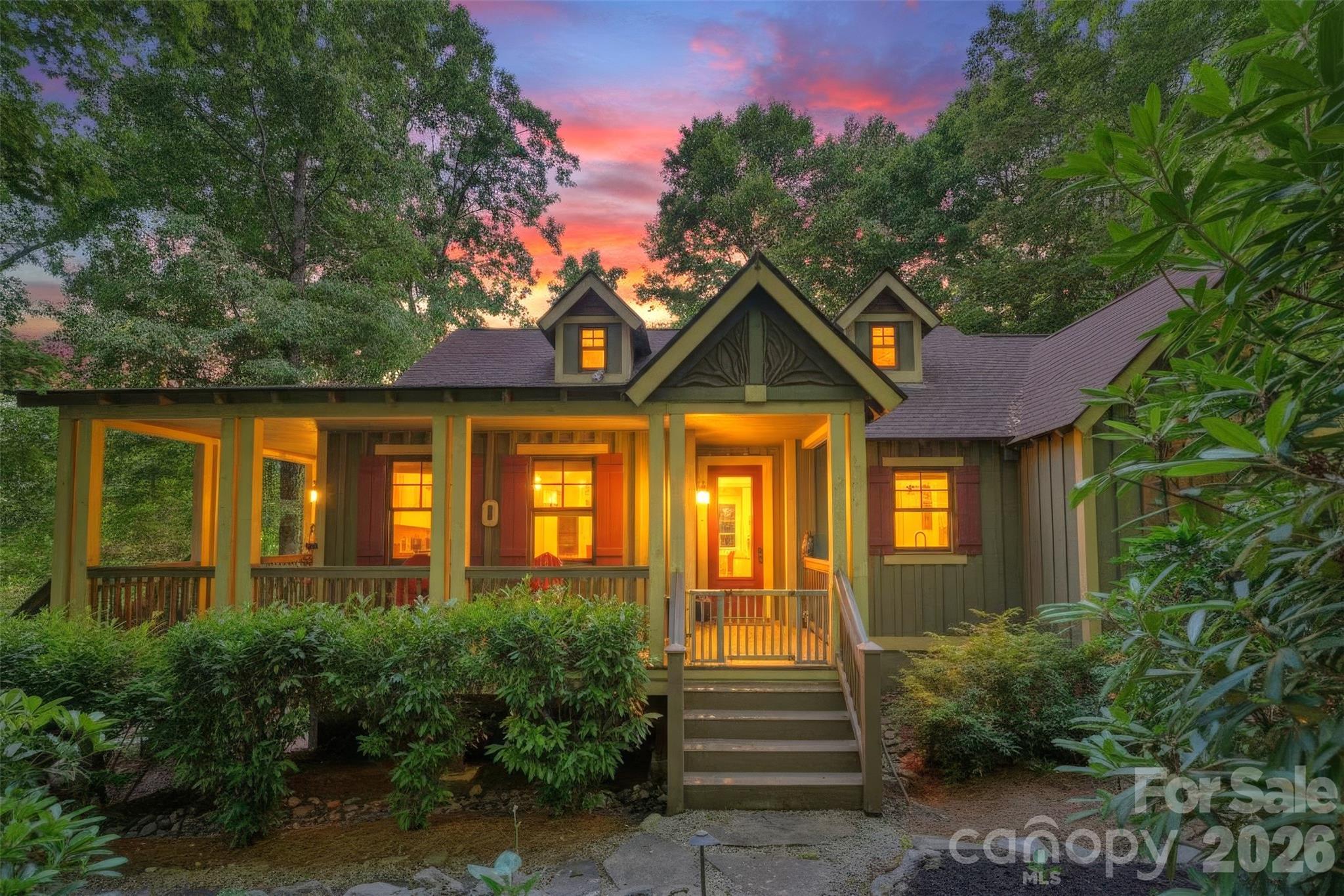 325 Hedgewood Drive — Tuckasegee