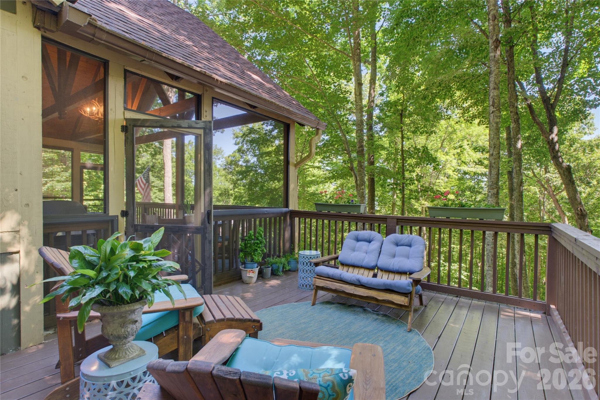 325 Hedgewood Drive — Tuckasegee