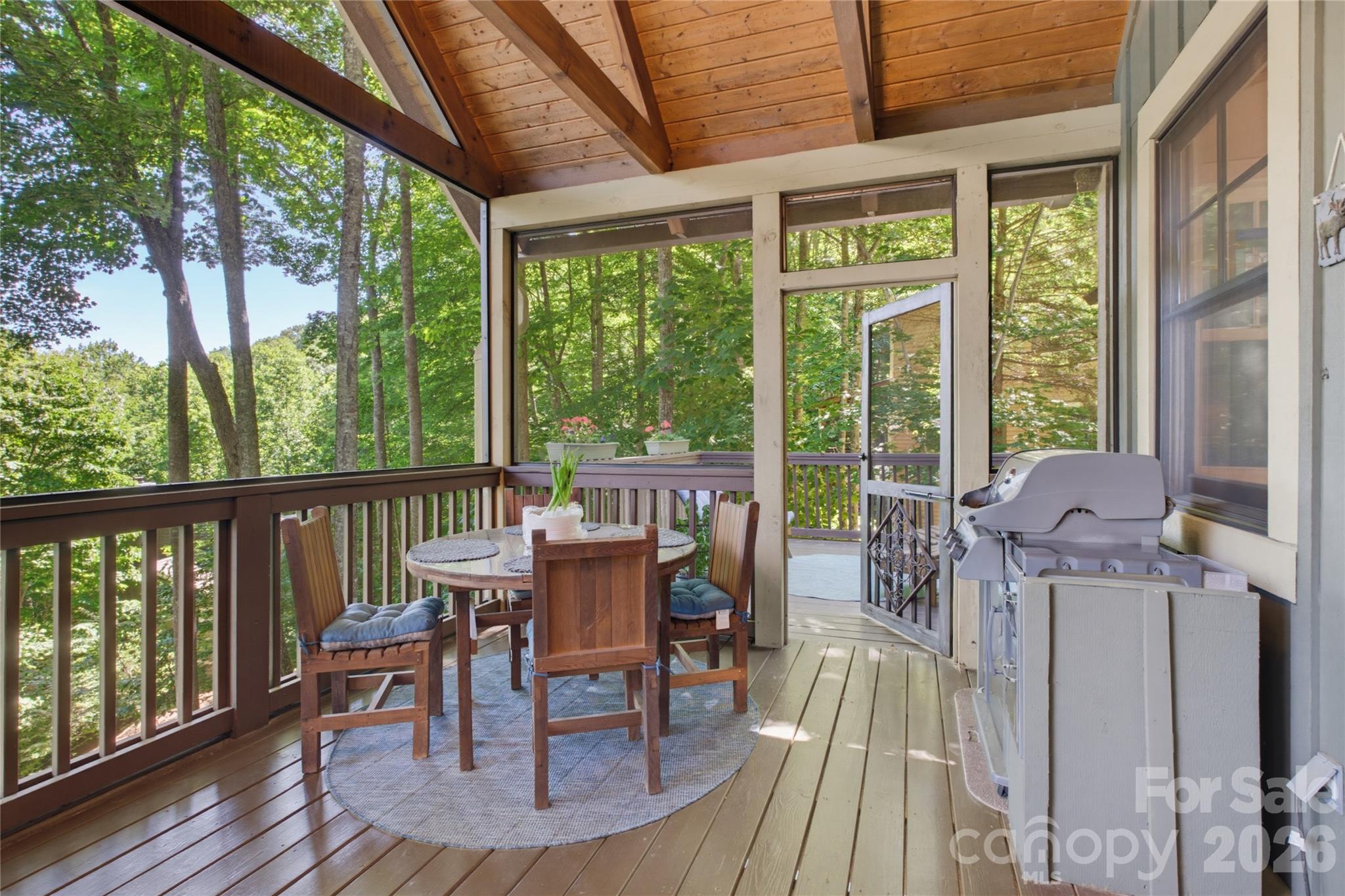 325 Hedgewood Drive — Tuckasegee