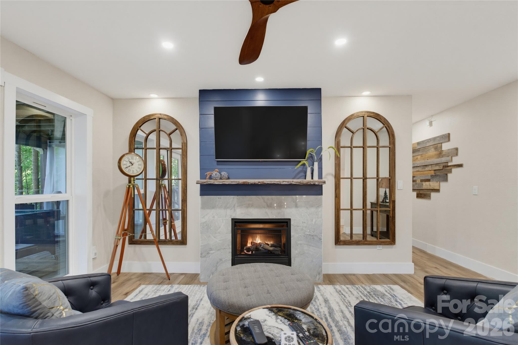 325 Hedgewood Drive — Tuckasegee