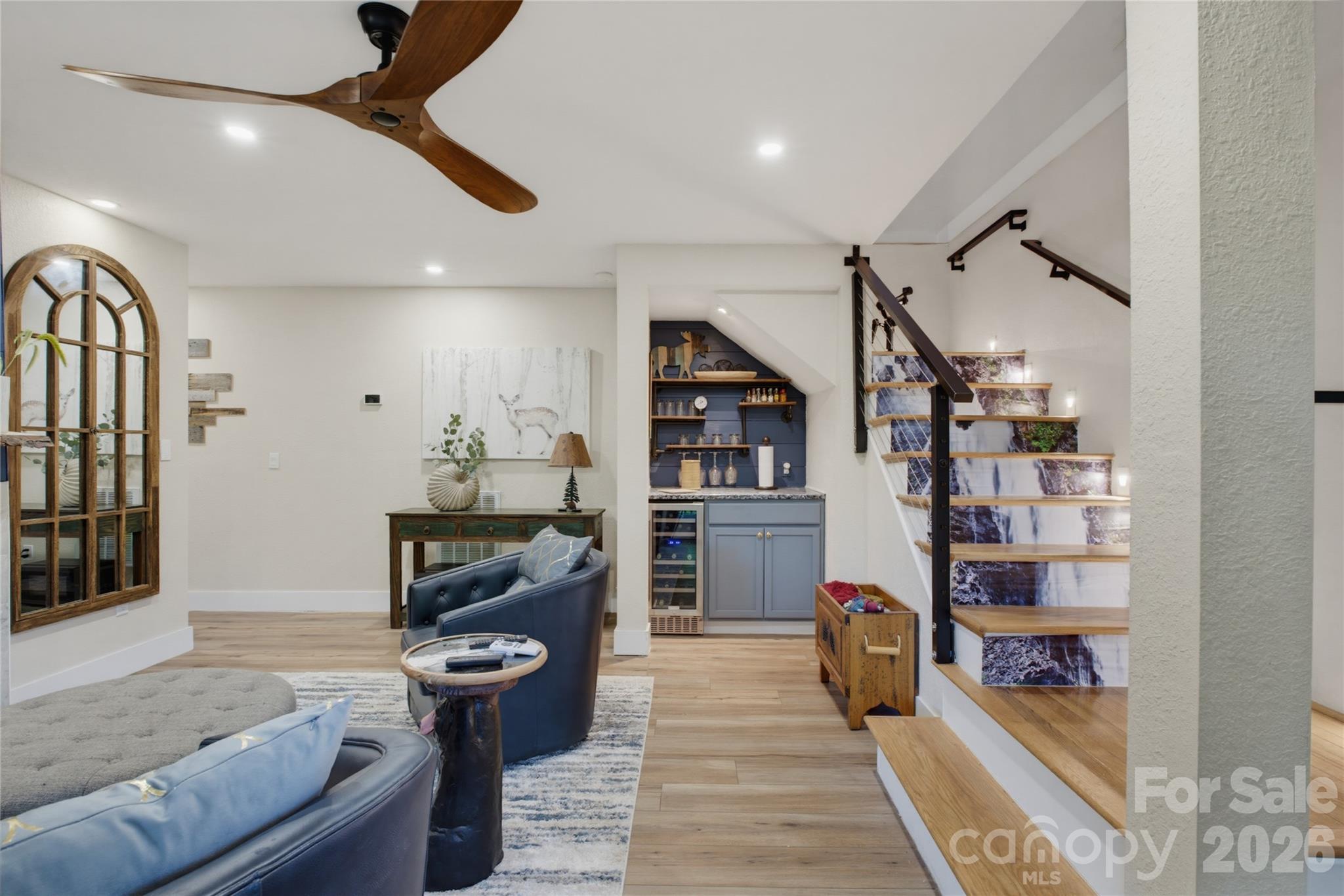 325 Hedgewood Drive — Tuckasegee