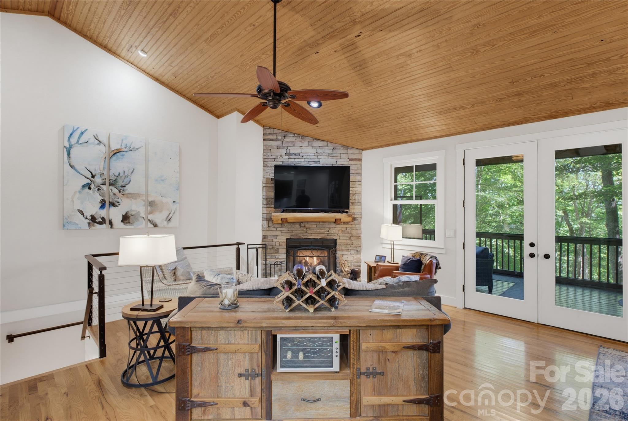 325 Hedgewood Drive — Tuckasegee