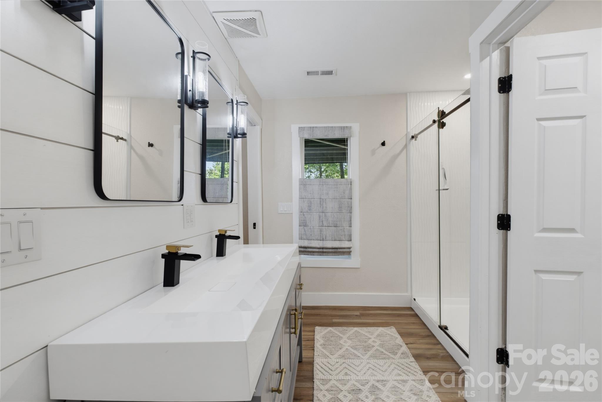 325 Hedgewood Drive — Tuckasegee