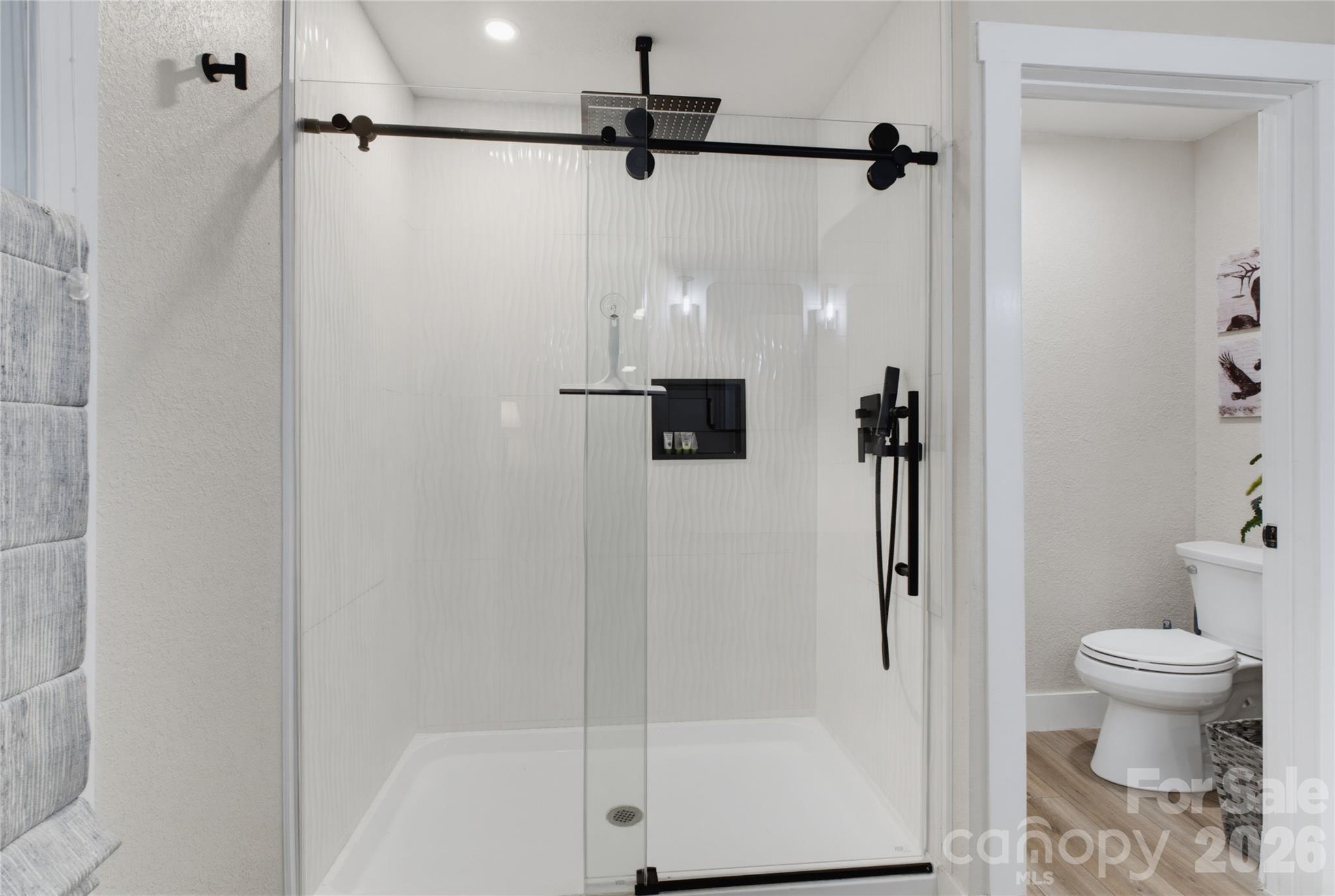 325 Hedgewood Drive — Tuckasegee