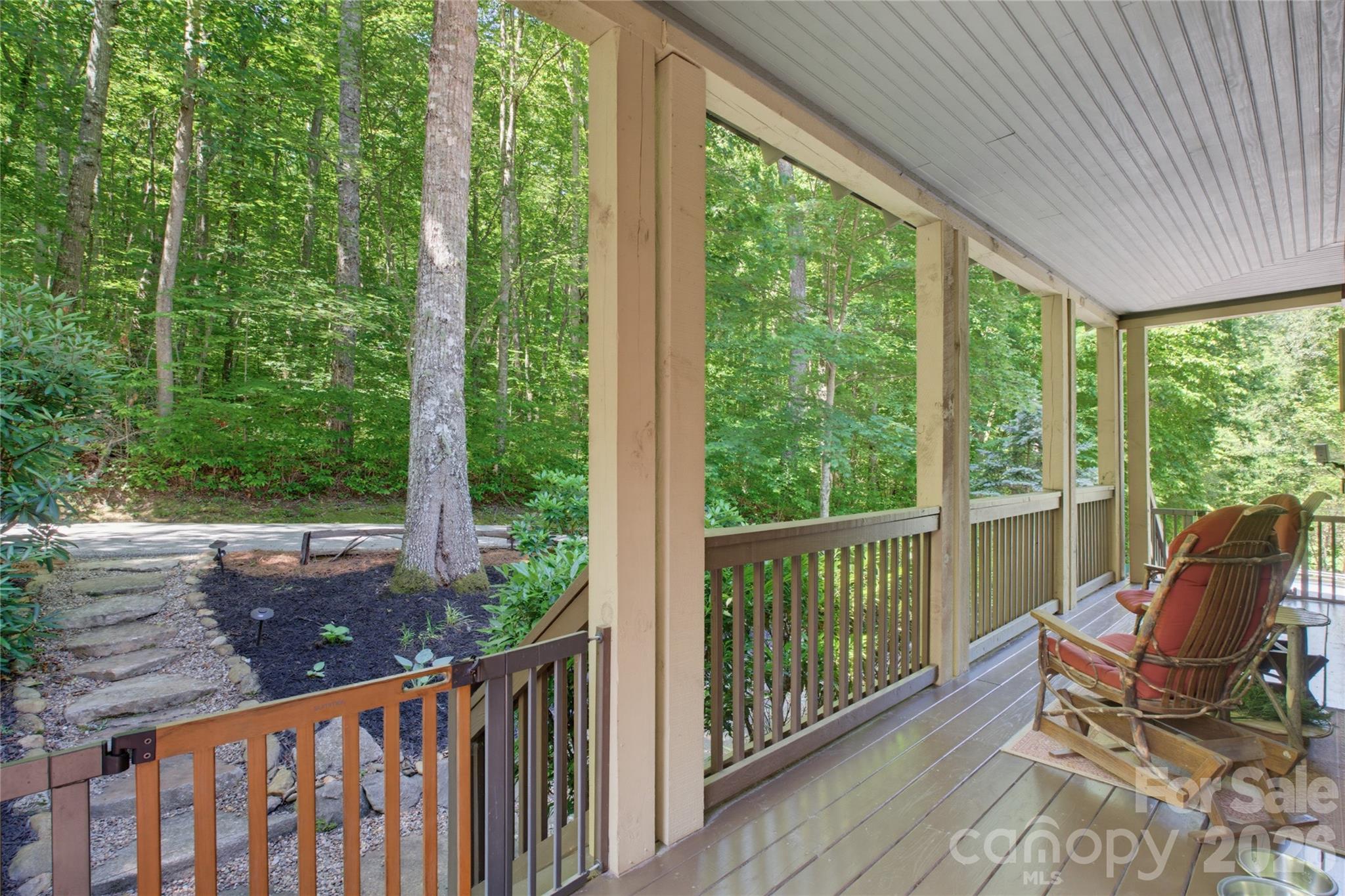 325 Hedgewood Drive — Tuckasegee