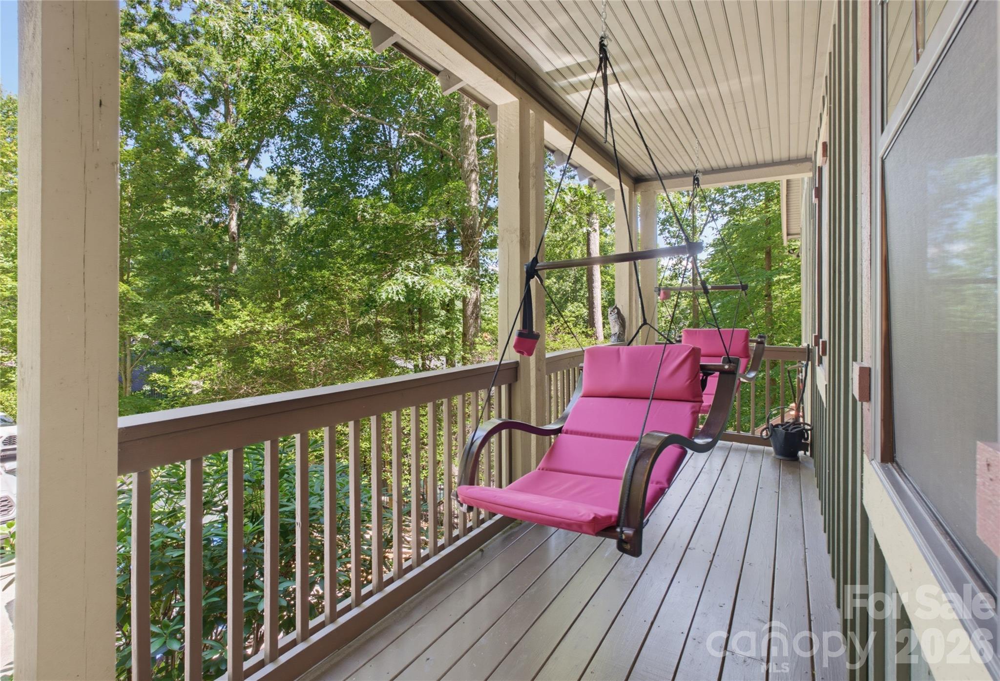 325 Hedgewood Drive — Tuckasegee