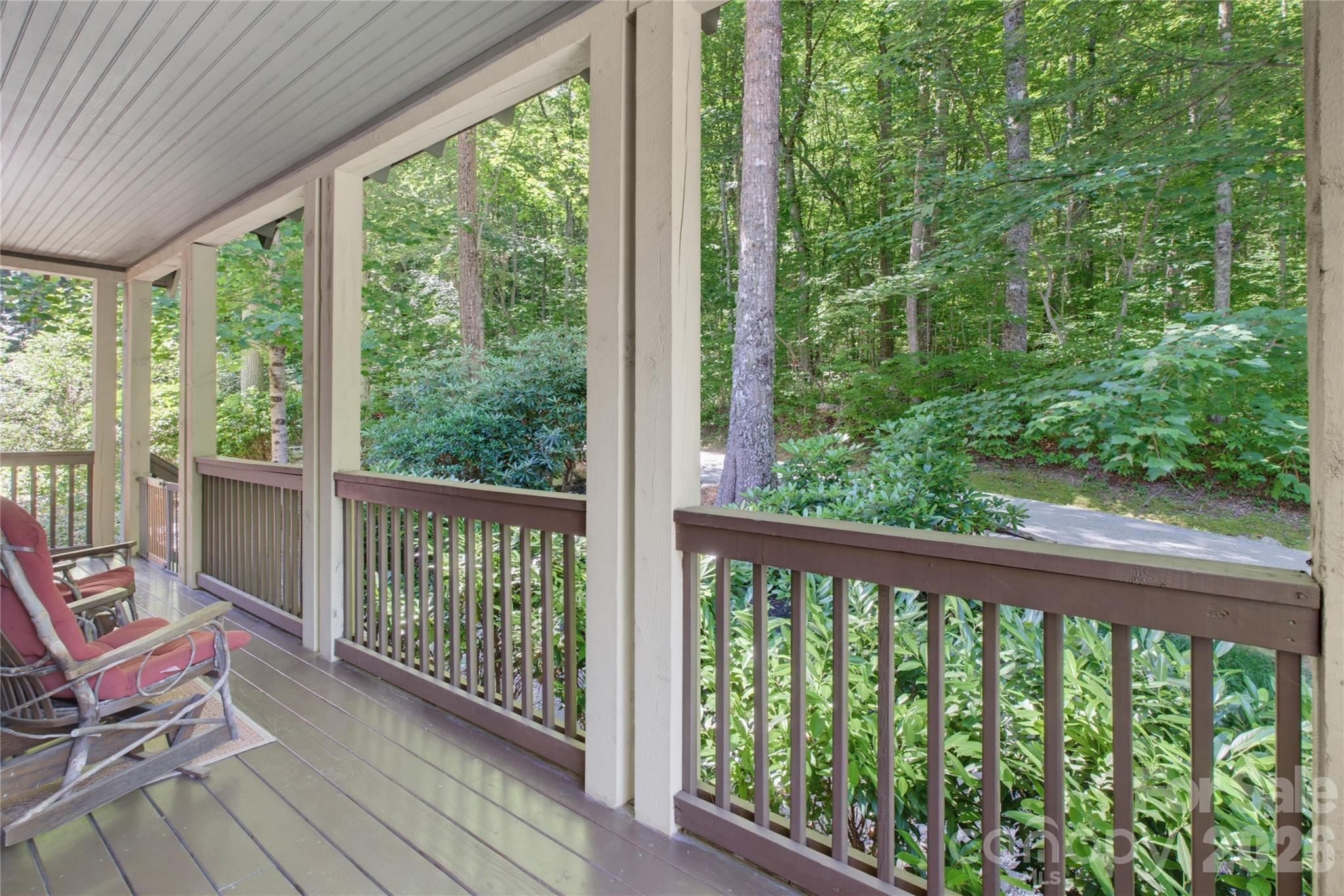 325 Hedgewood Drive — Tuckasegee