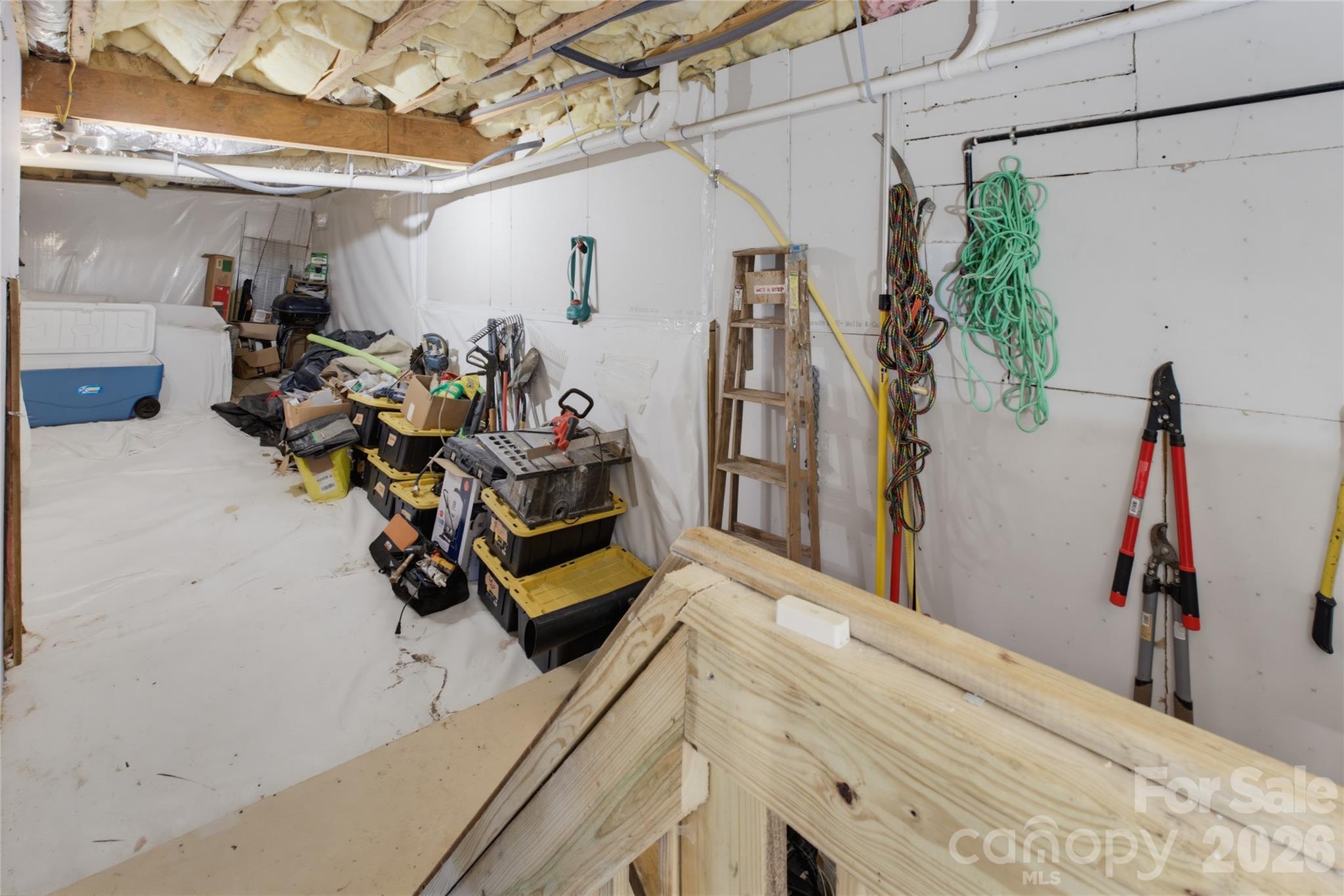 325 Hedgewood Drive — Tuckasegee
