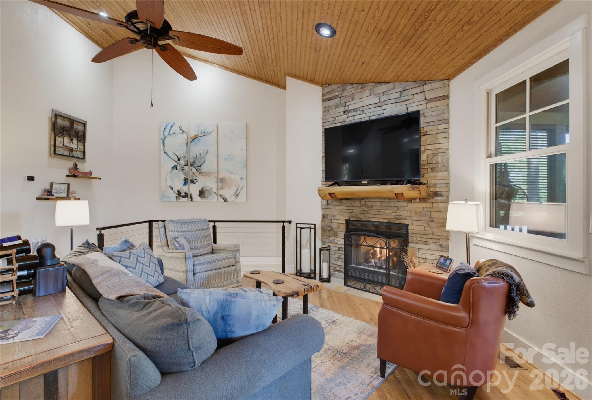 325 Hedgewood Drive — Tuckasegee