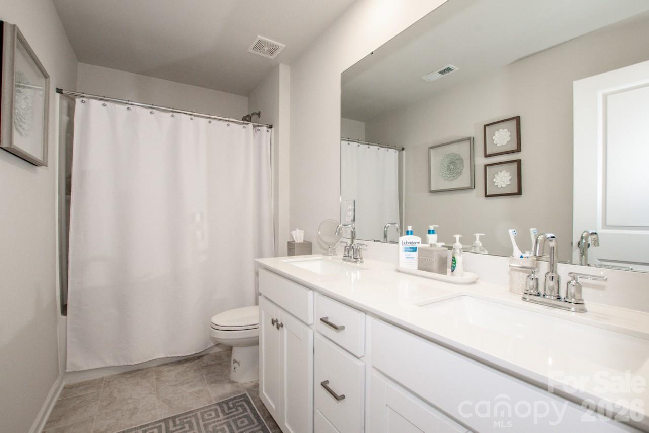 287 Hamptons Cove Road — Troutman