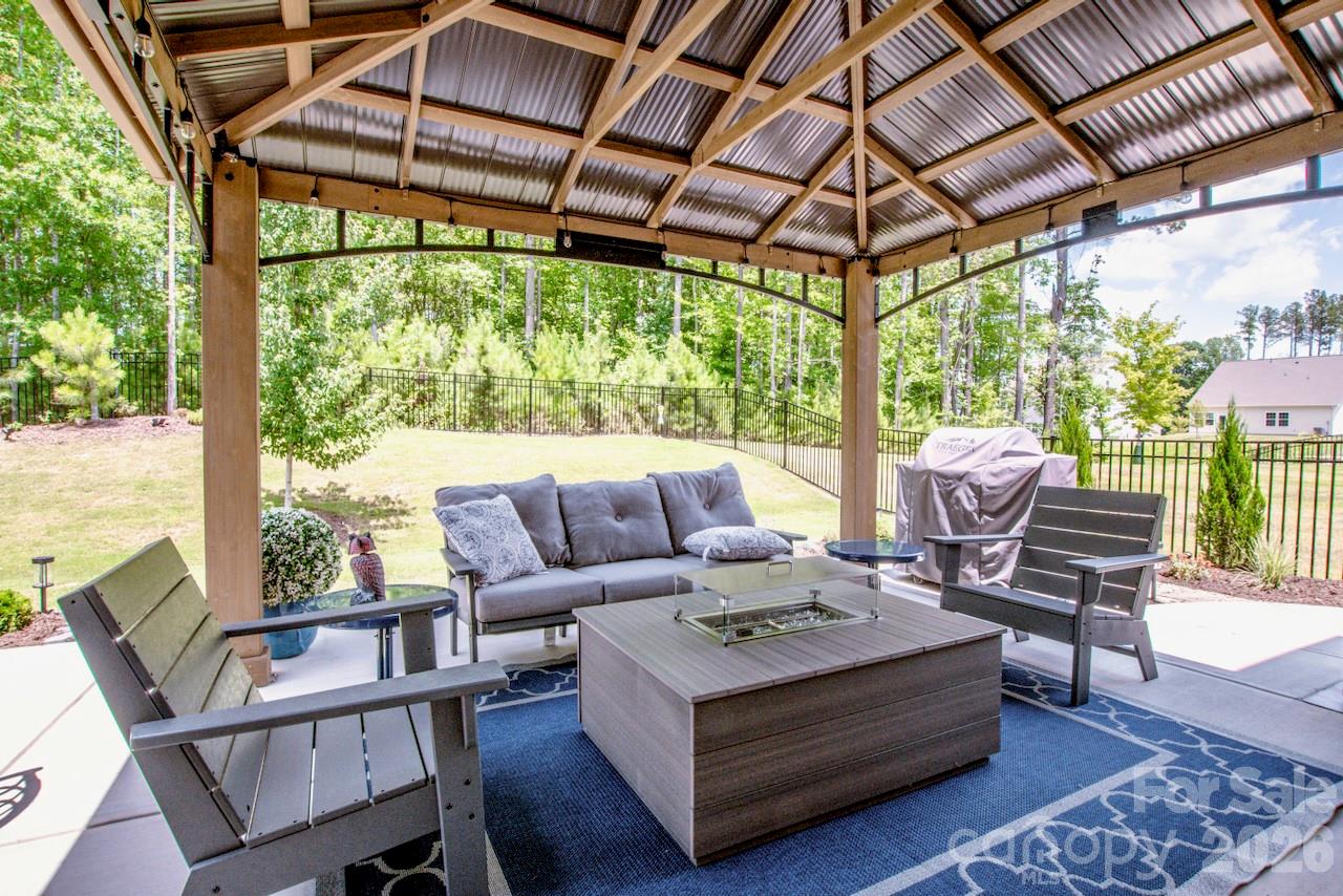 287 Hamptons Cove Road — Troutman