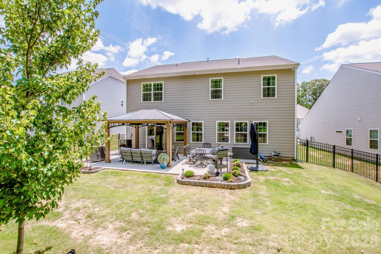 287 Hamptons Cove Road — Troutman