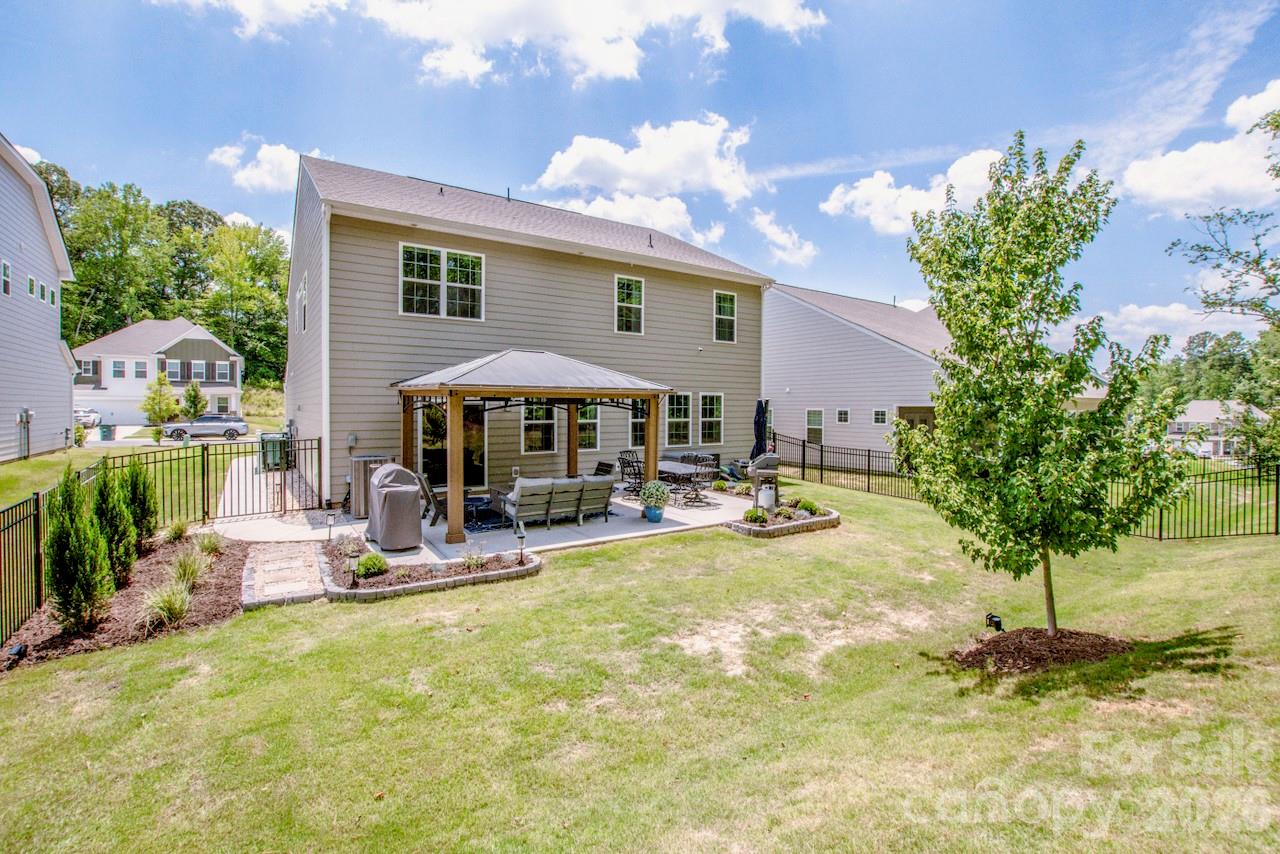287 Hamptons Cove Road — Troutman
