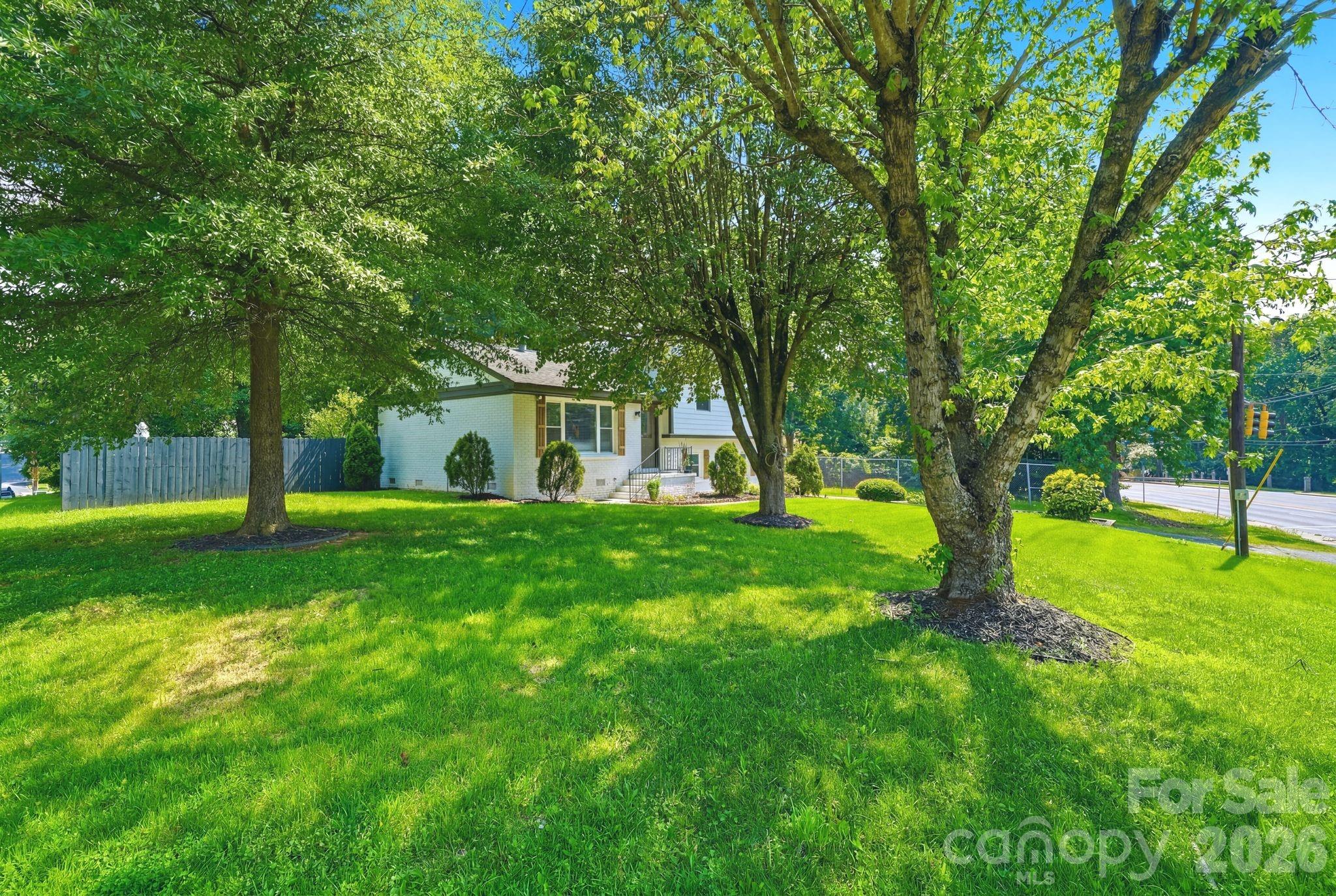 7552 Idlewild Road — Charlotte