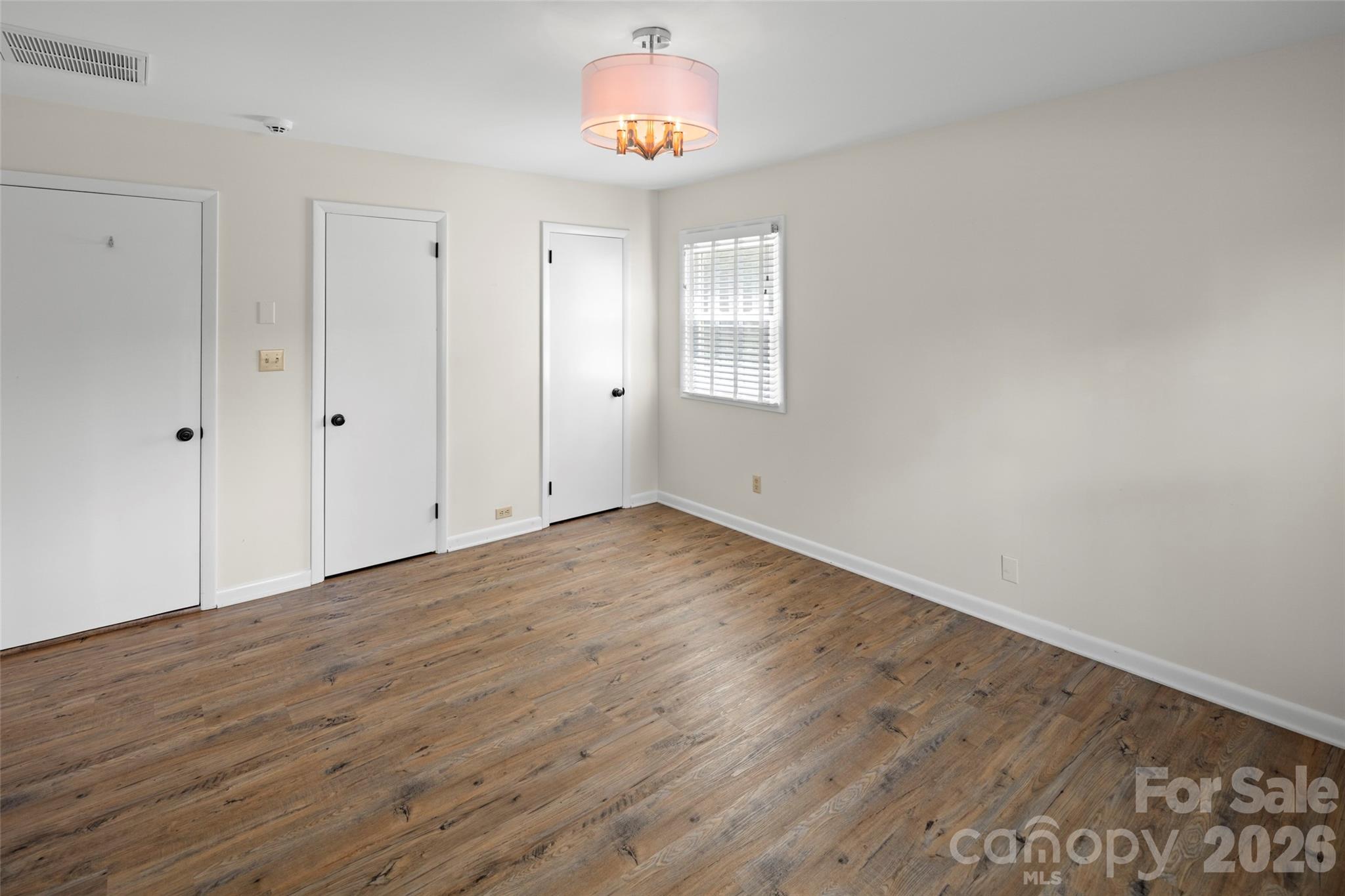 1212 Oakland Street — Hendersonville