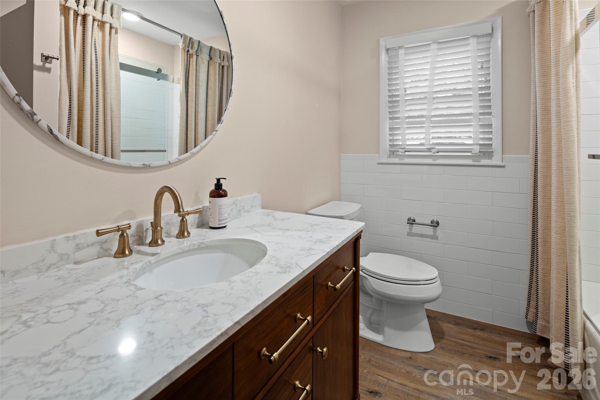 1212 Oakland Street — Hendersonville