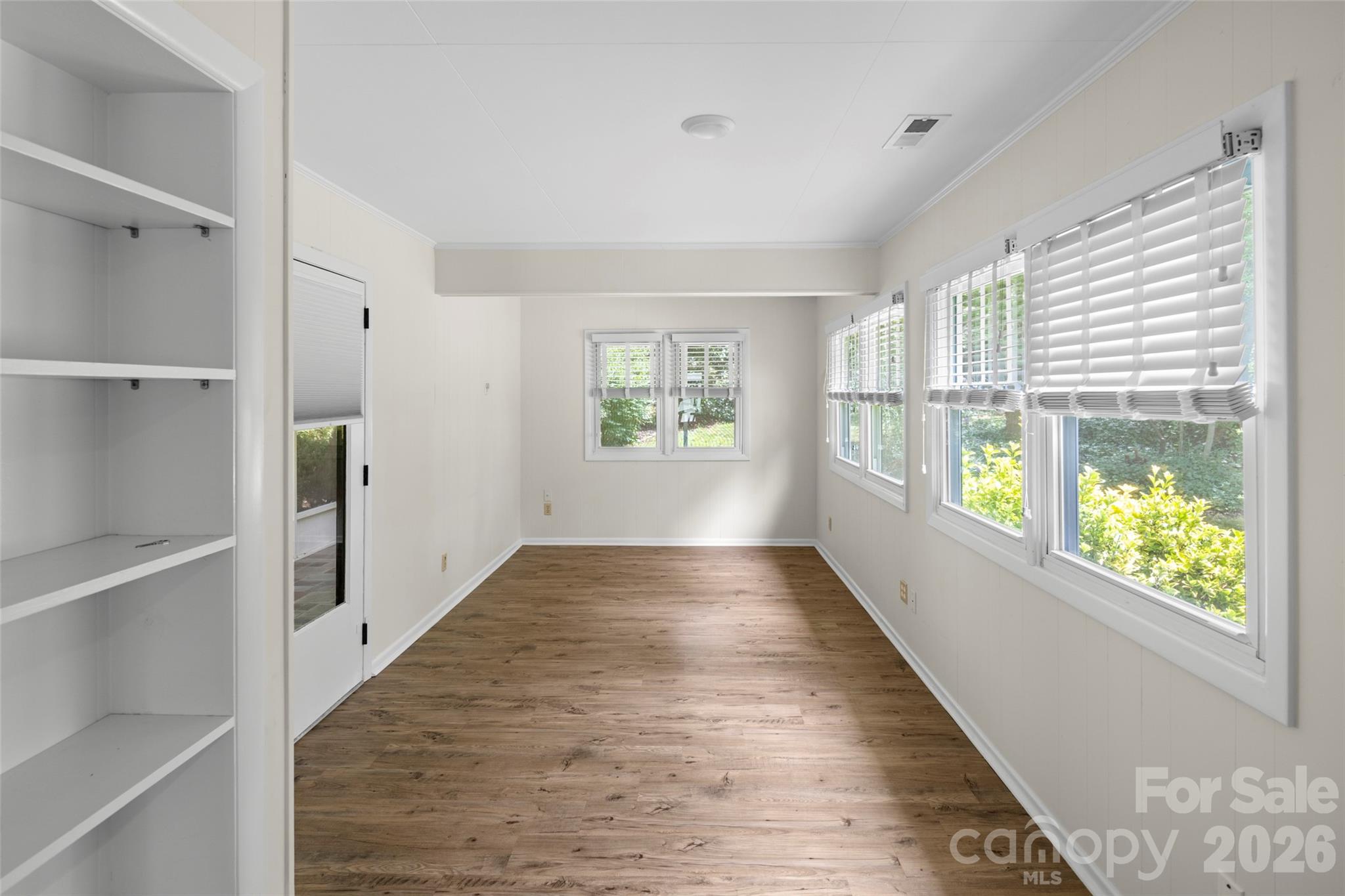 1212 Oakland Street — Hendersonville