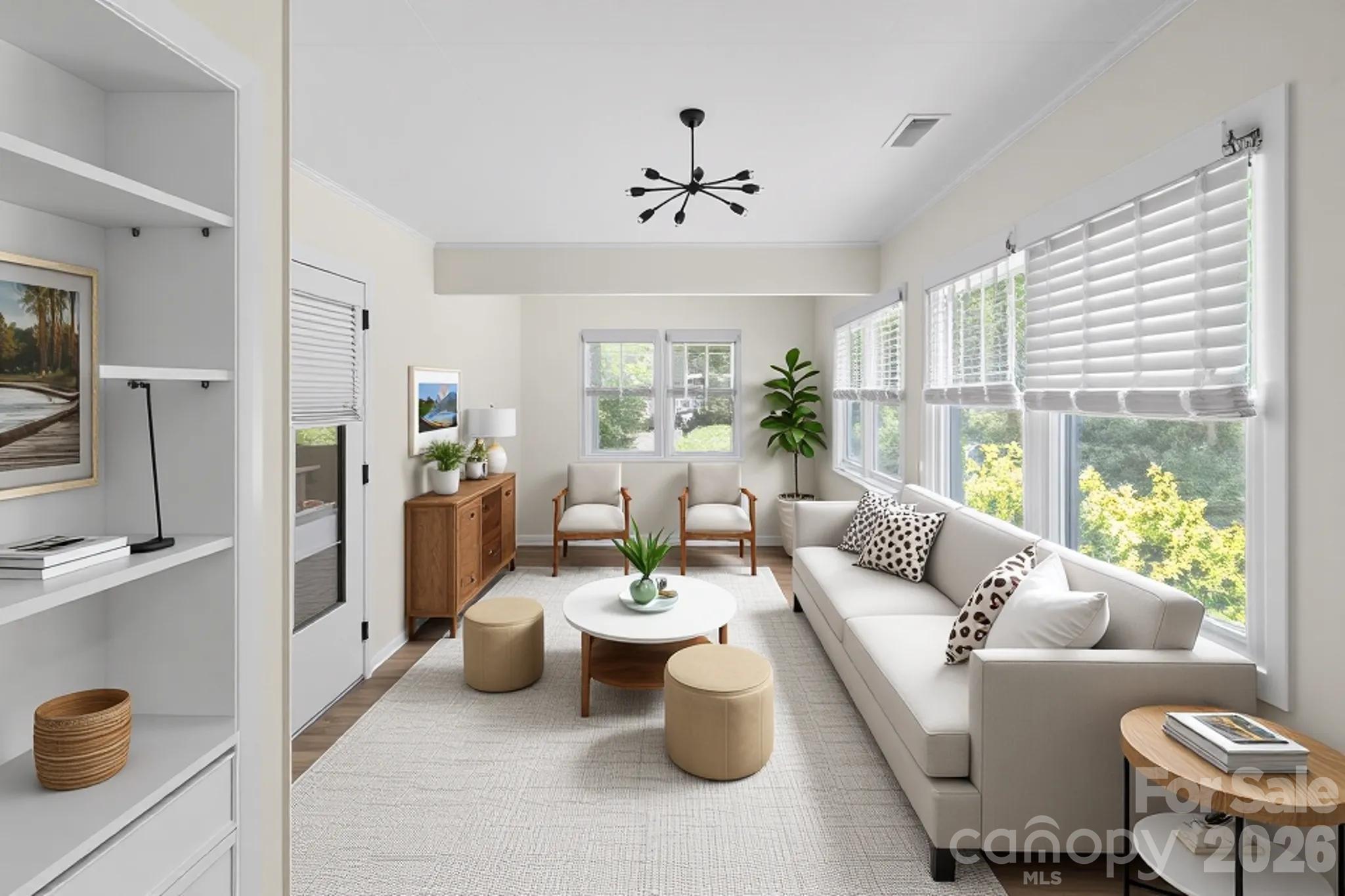 1212 Oakland Street — Hendersonville