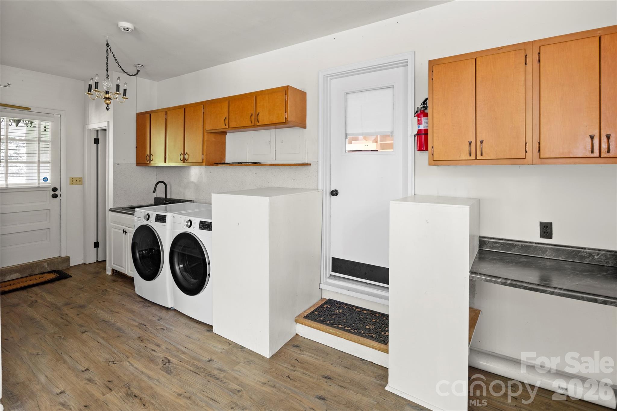 1212 Oakland Street — Hendersonville